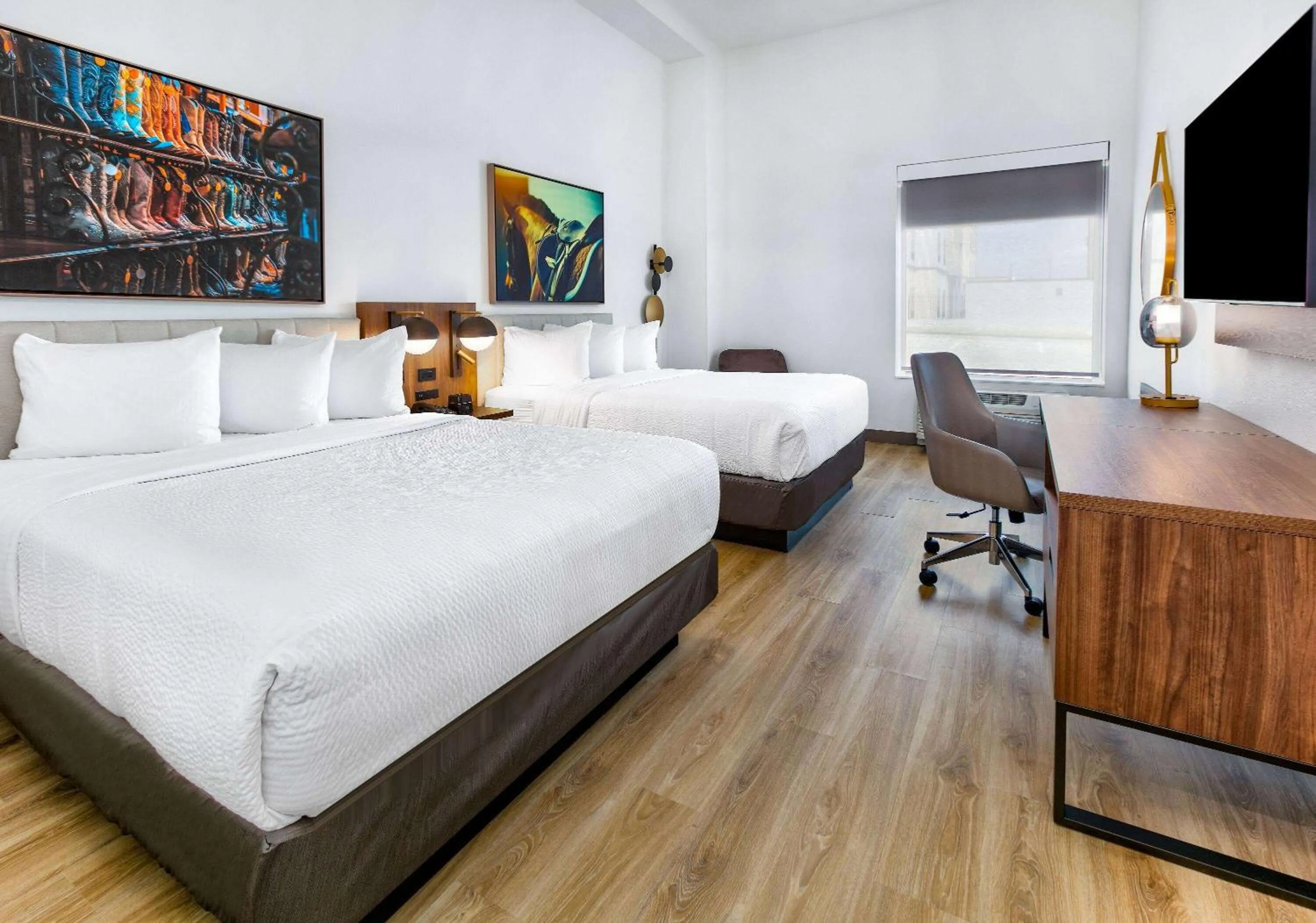 Bed in La Quinta Inn & Suites by Wyndham Terrell