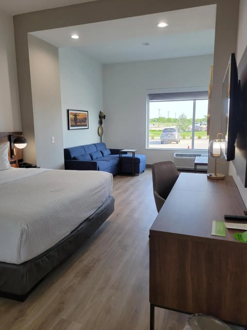 TV and multimedia, Bed in La Quinta Inn & Suites by Wyndham Terrell