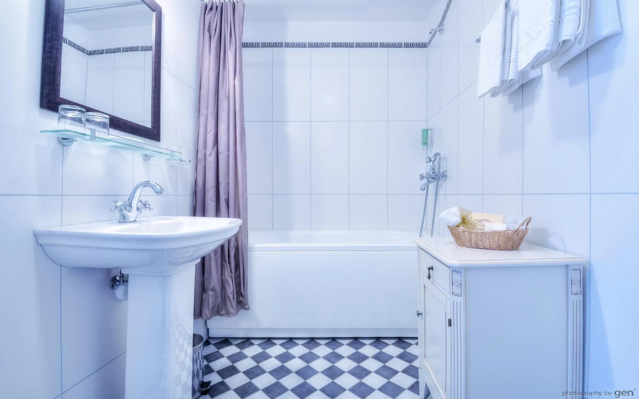 Shower in Padise Manor