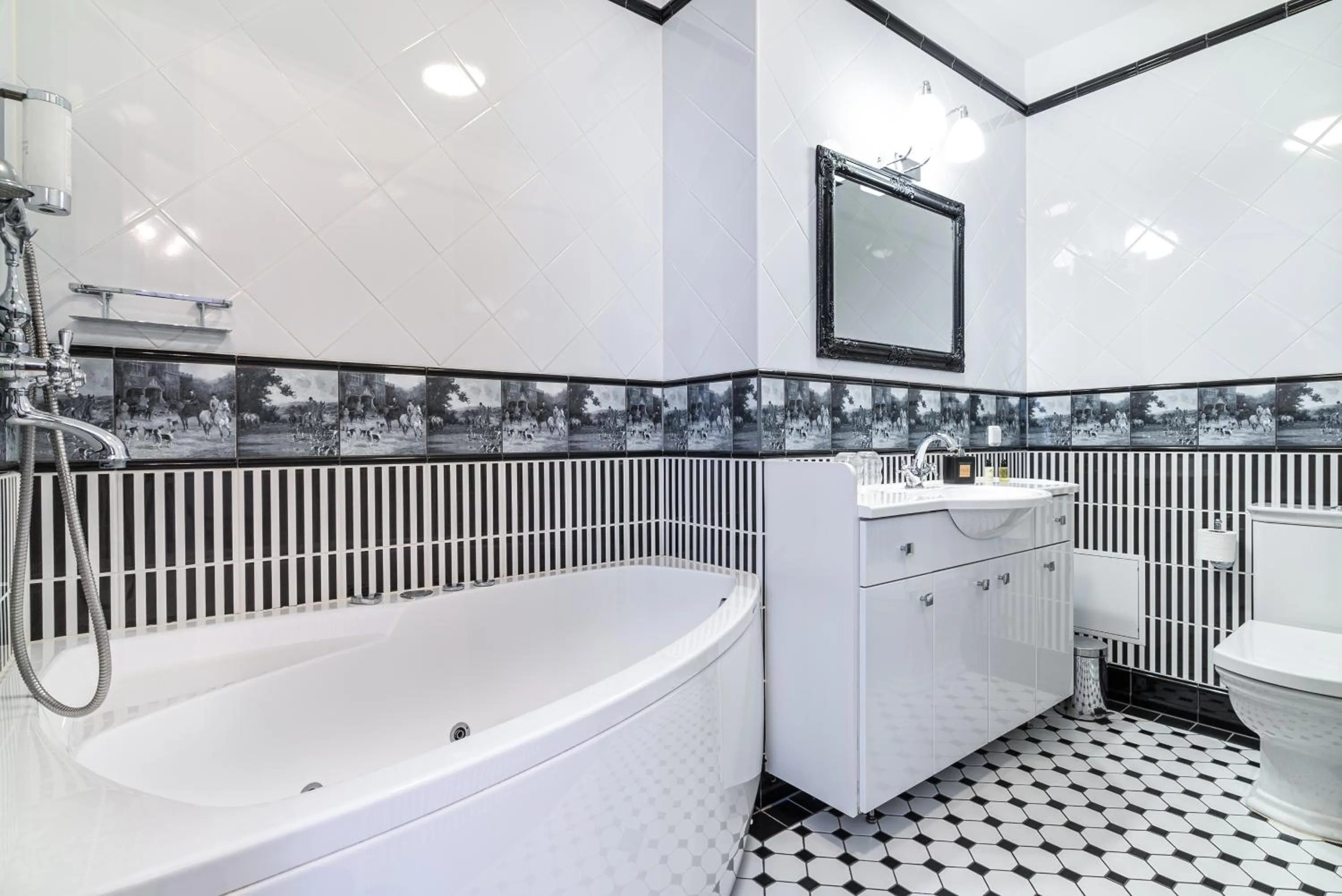 Hot Tub in Padise Manor