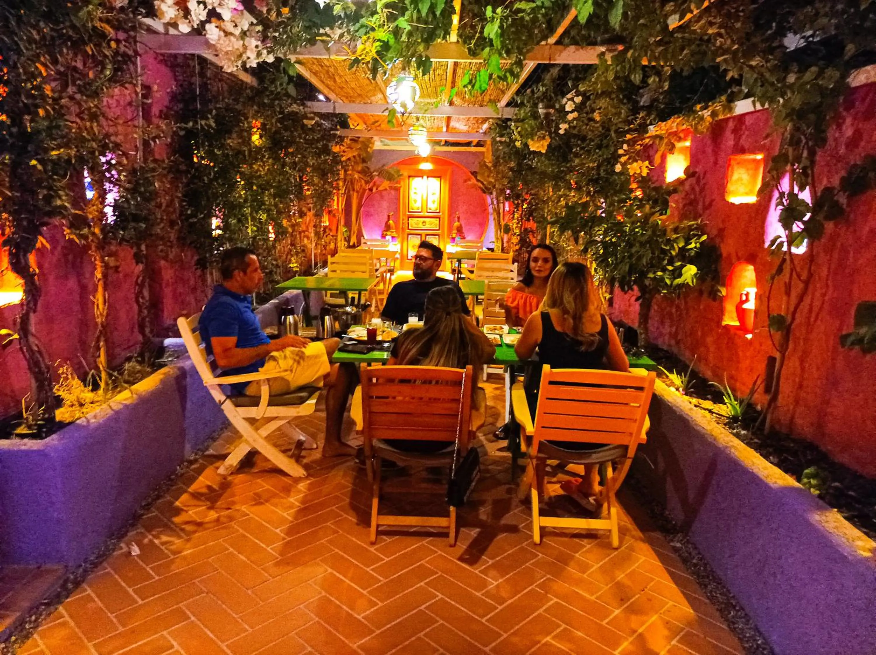 Restaurant/places to eat in Casa De Nova Hotel