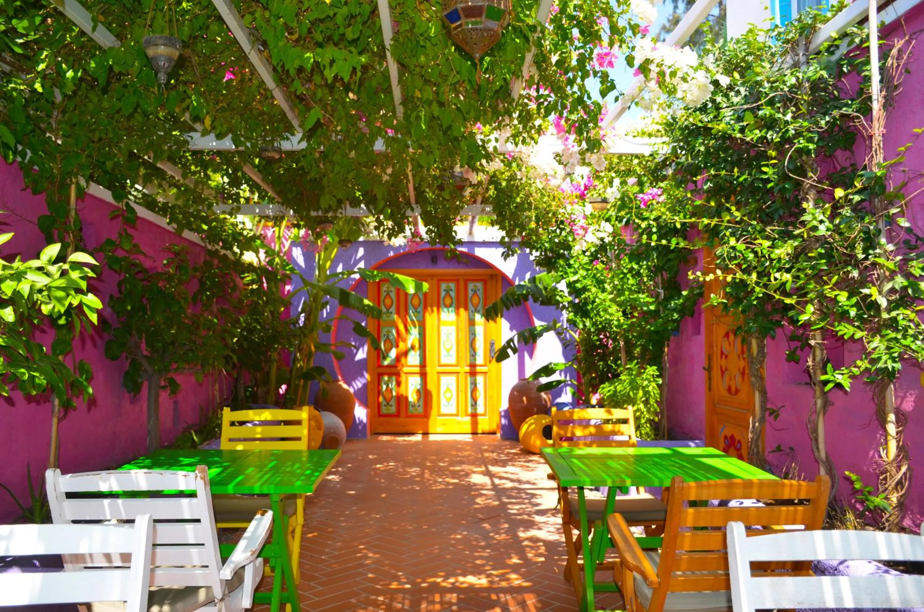 Restaurant/places to eat in Casa De Nova Hotel