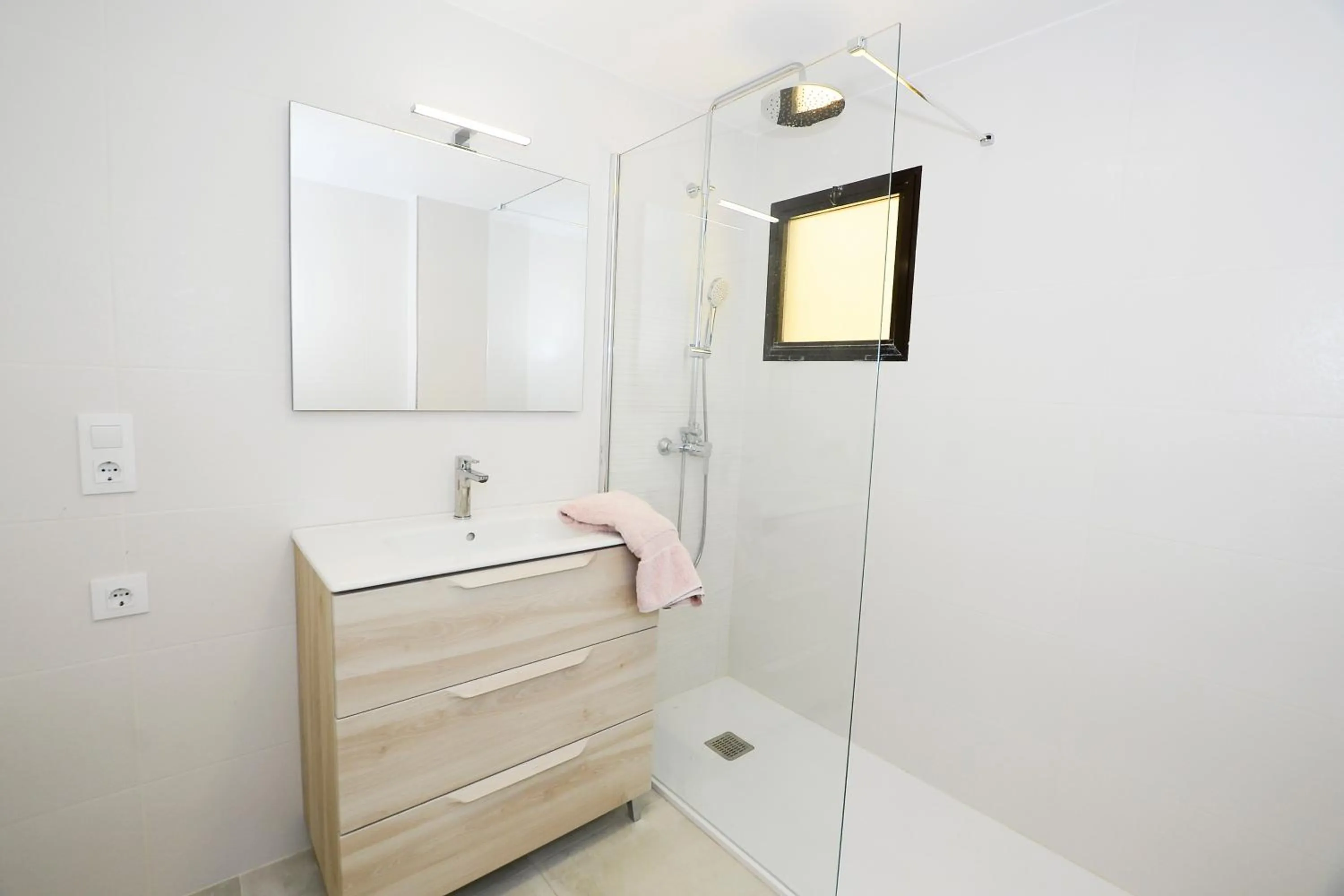 Shower in Edificio Caribe Playa