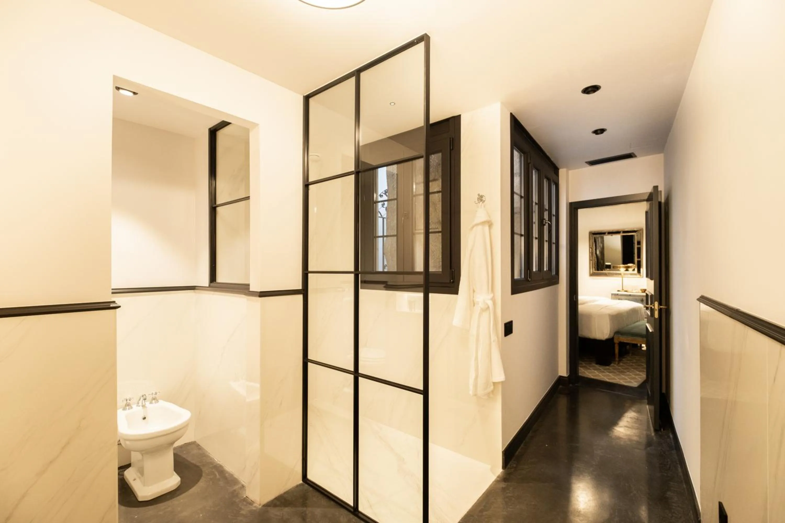 Bathroom, Bed in Boutique Hotel Casa Cánovas