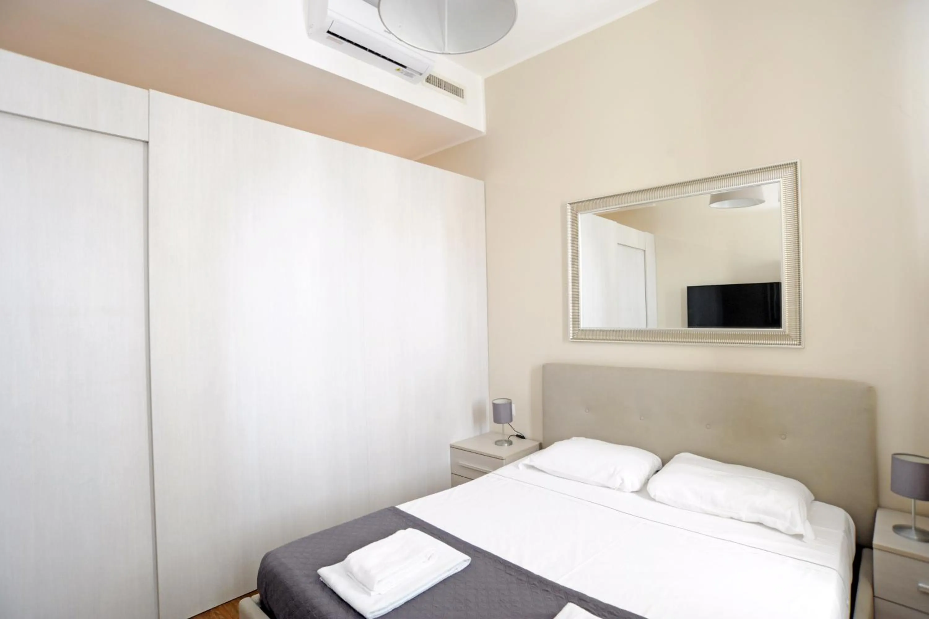 Bedroom, Bed in Via Torino Apartment 3