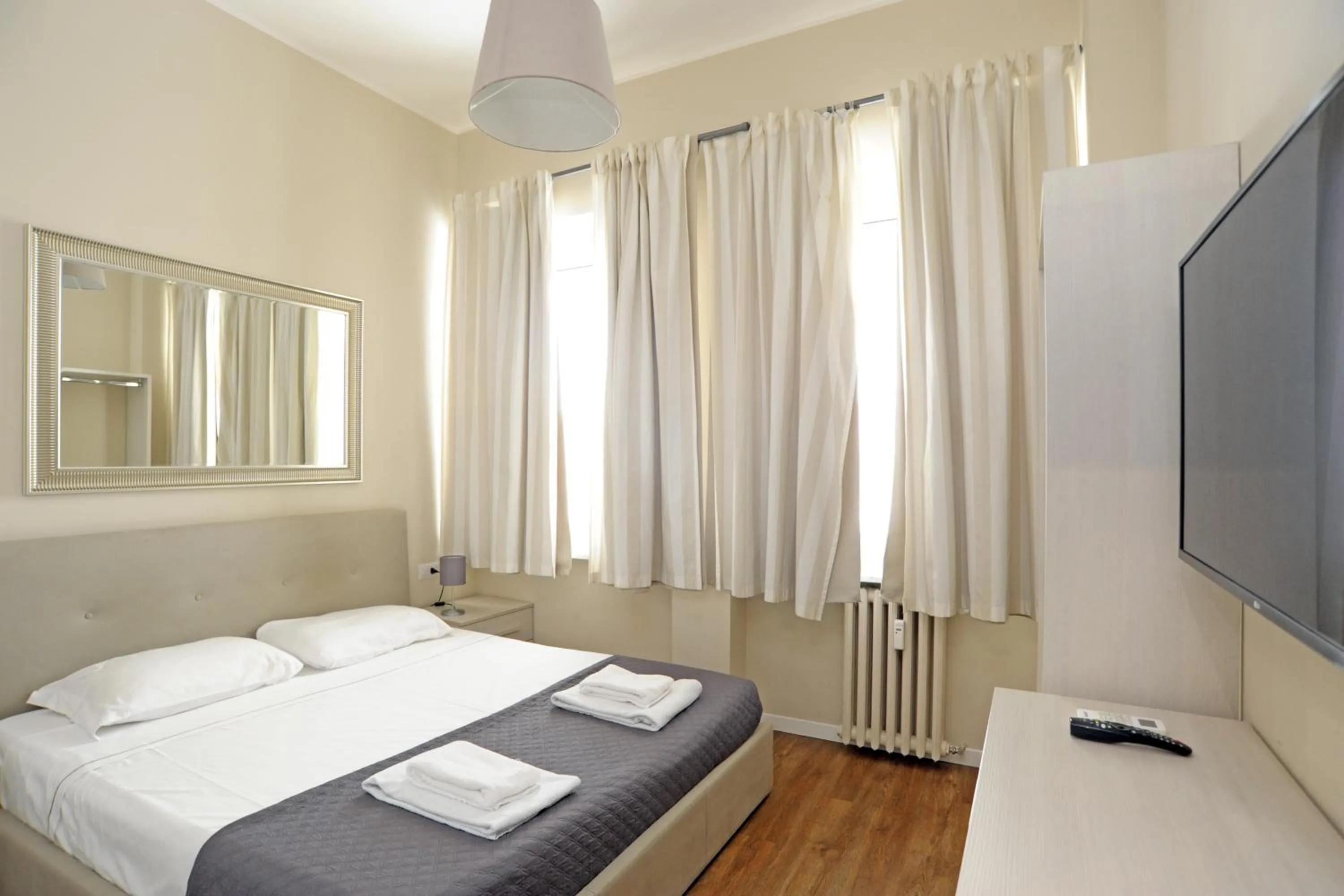 Bedroom, Bed in Via Torino Apartment 3