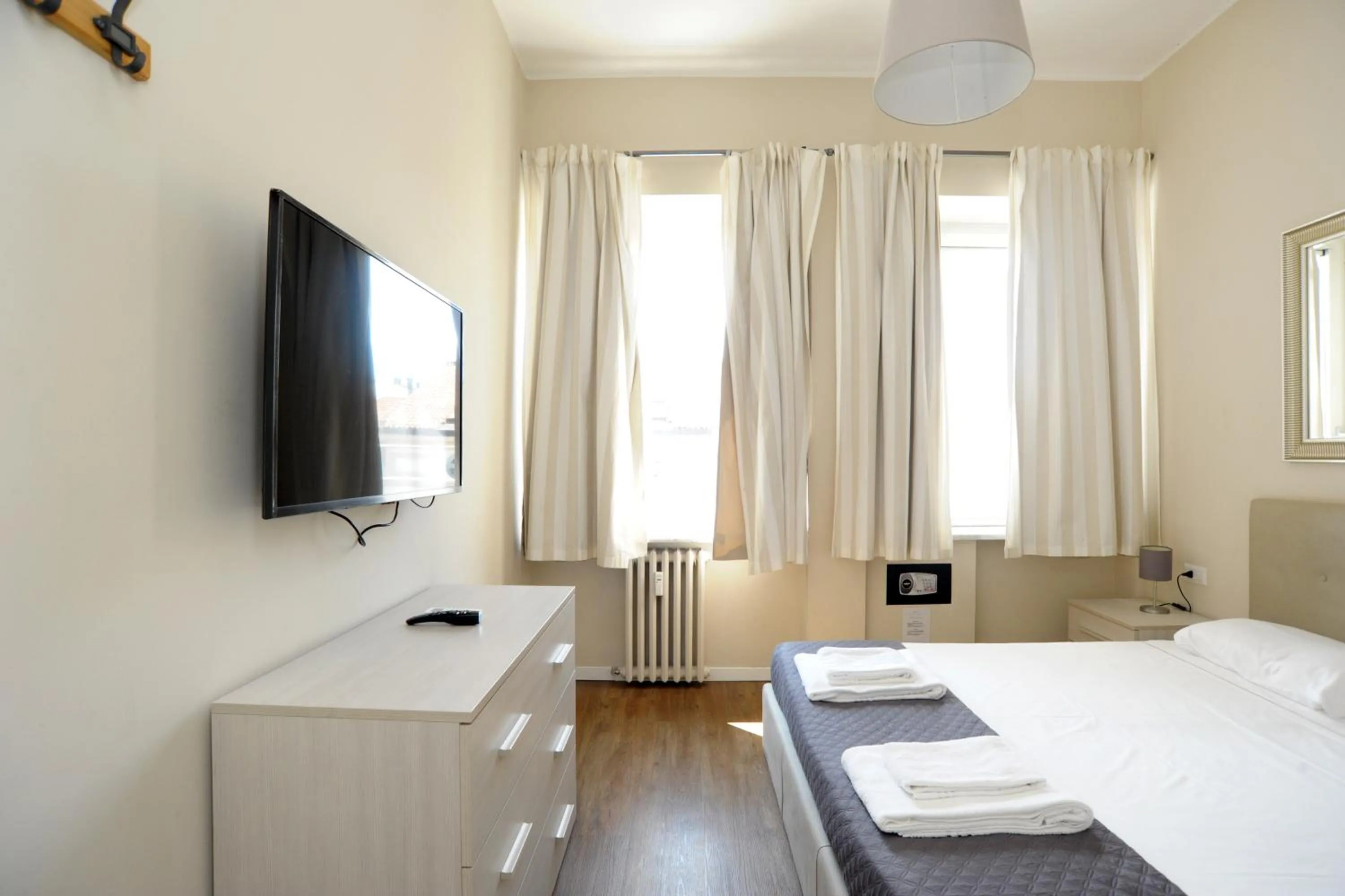 Bedroom, Bed in Via Torino Apartment 3