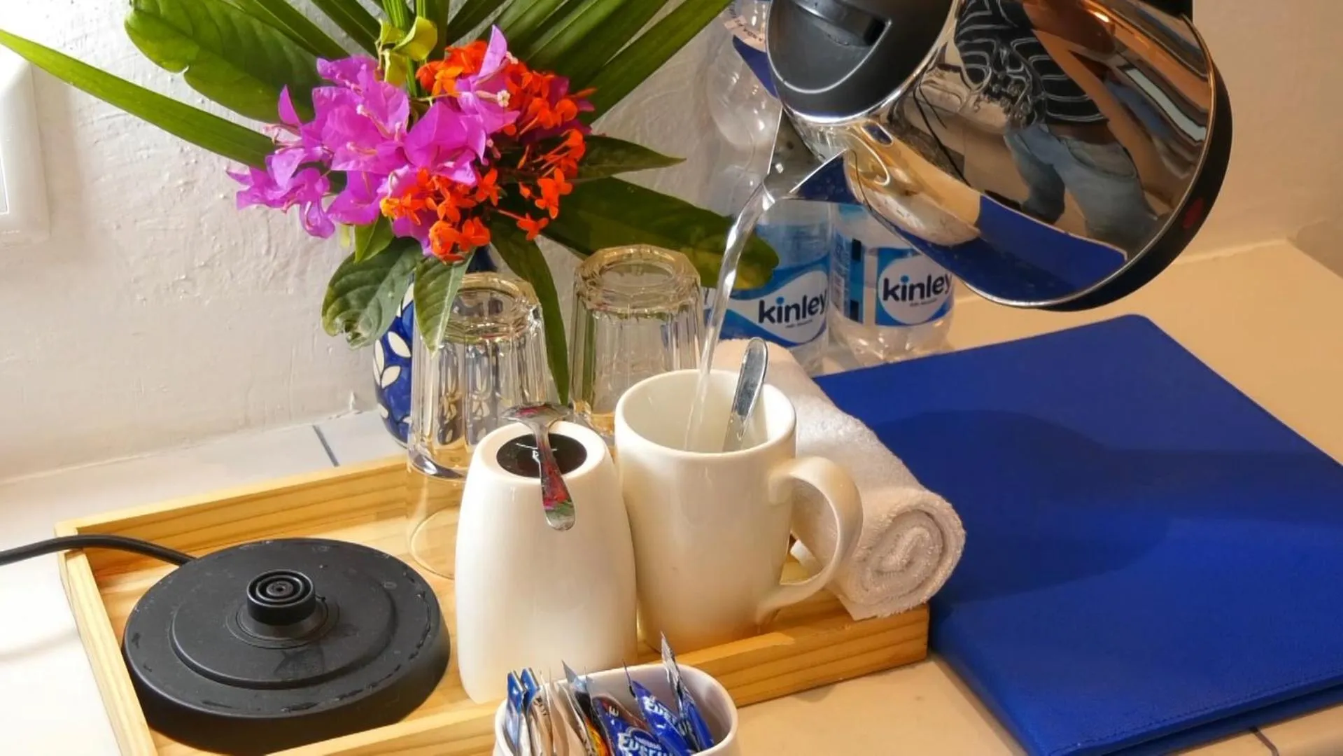 Coffee/tea facilities in Ananda Resorts Shantiniketan