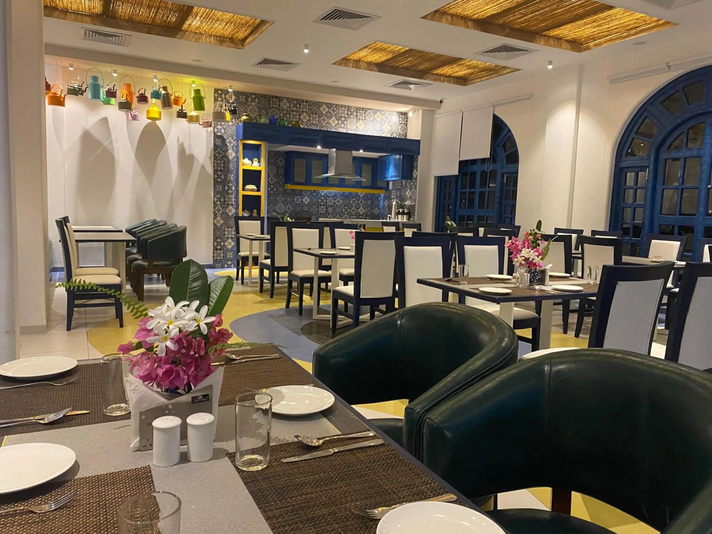 Restaurant/places to eat in Ananda Resorts Shantiniketan