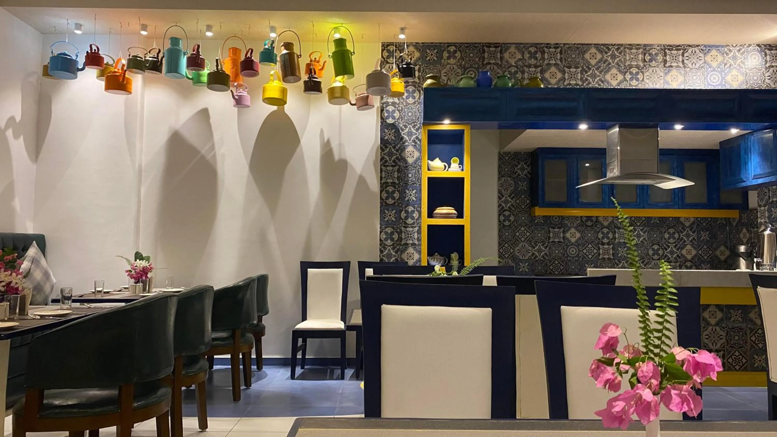 Restaurant/places to eat in Ananda Resorts Shantiniketan