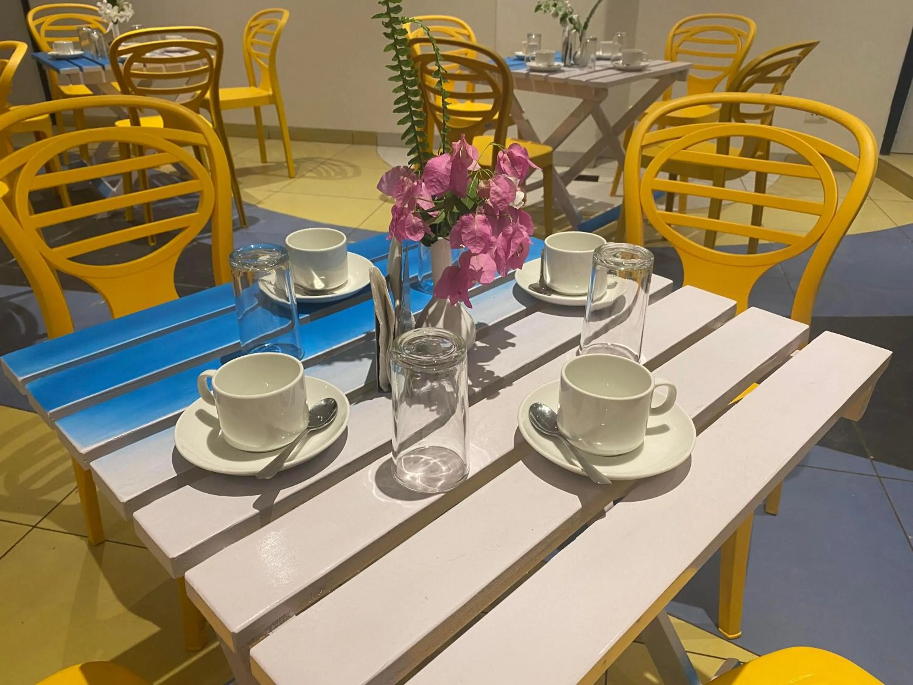 Restaurant/places to eat in Ananda Resorts Shantiniketan