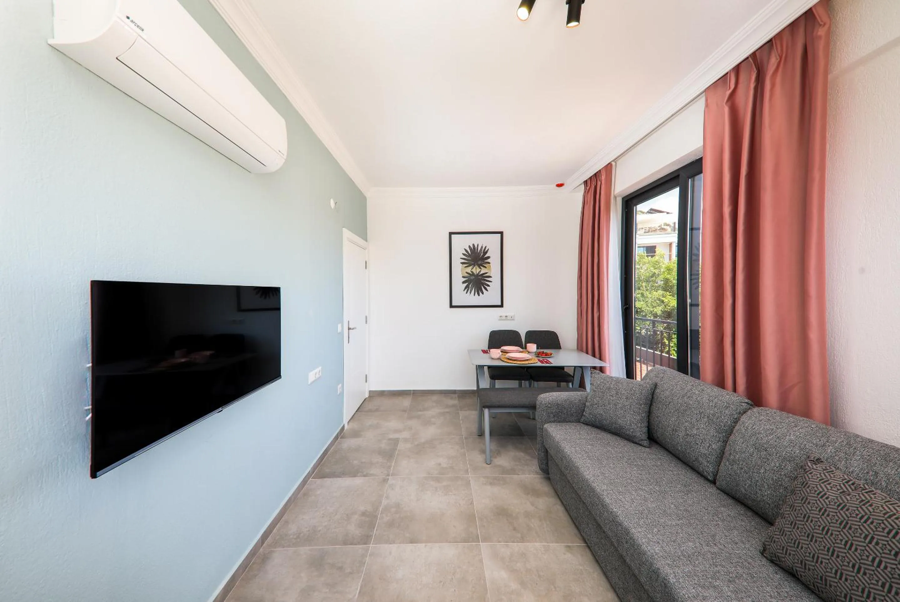 TV and multimedia in Joyy Suit Apart