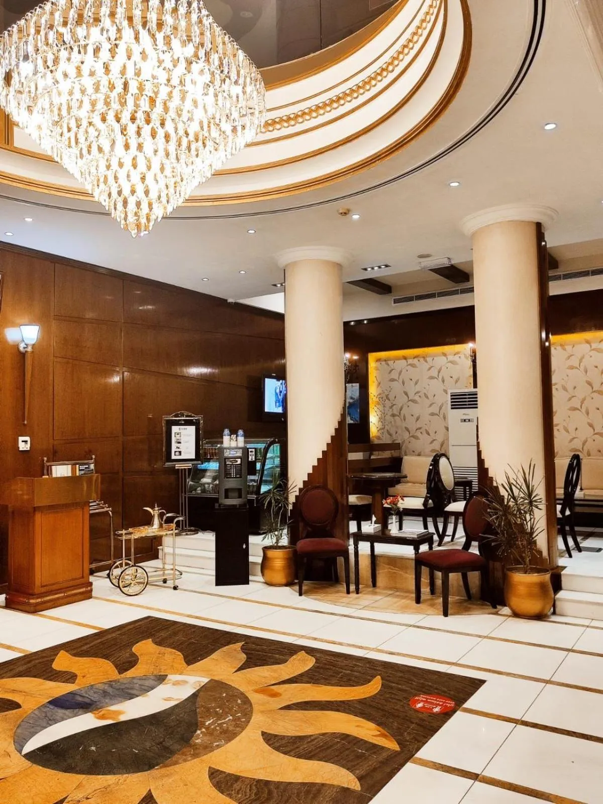 Lobby or reception in Al Hayat Hotel Apartments