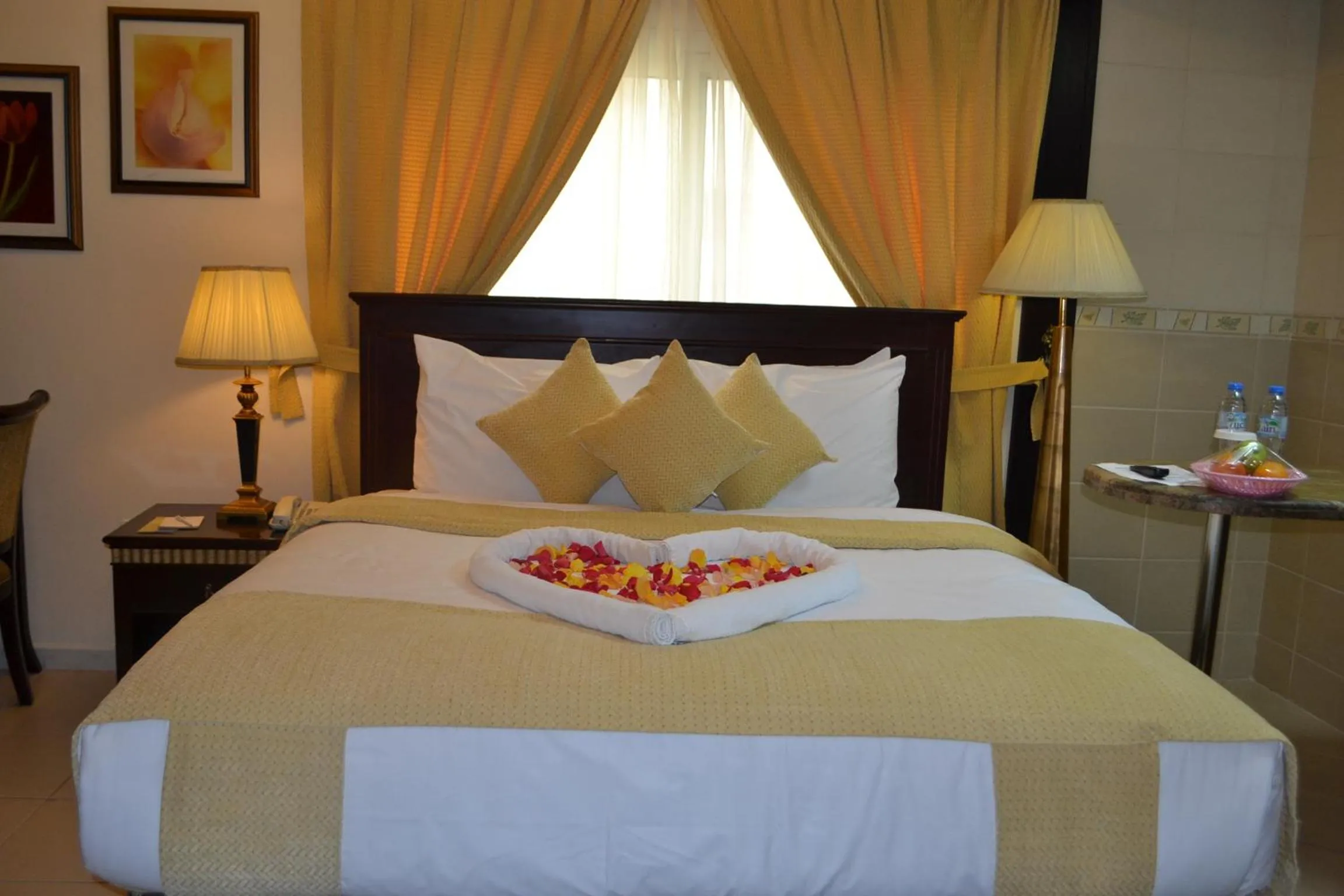 Bedroom, Bed in Al Hayat Hotel Apartments