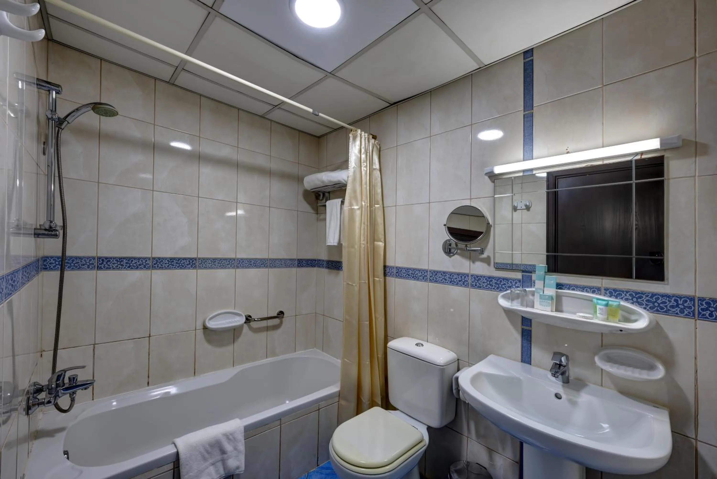 Bathroom in Al Hayat Hotel Apartments