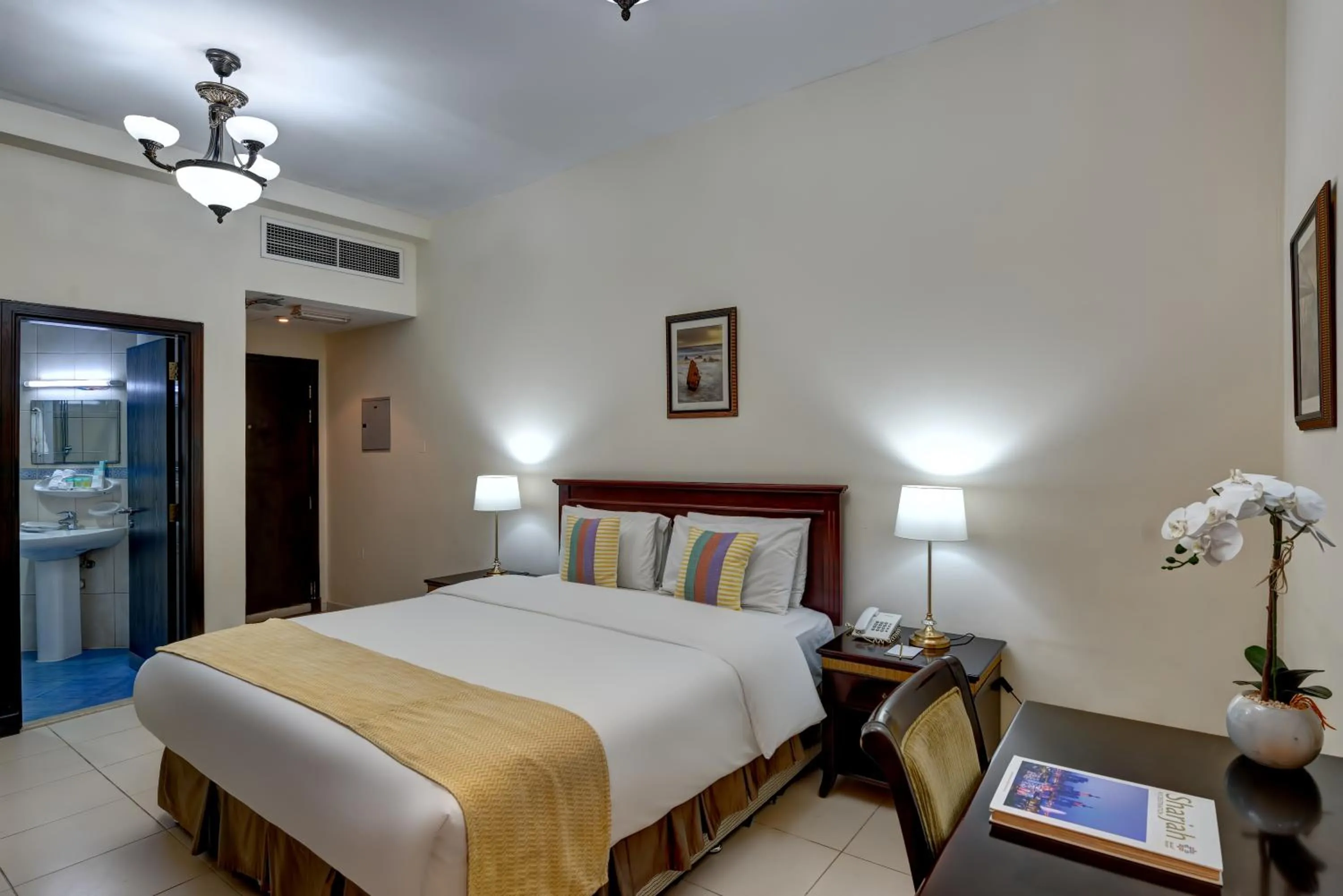 Bedroom, Bed in Al Hayat Hotel Apartments