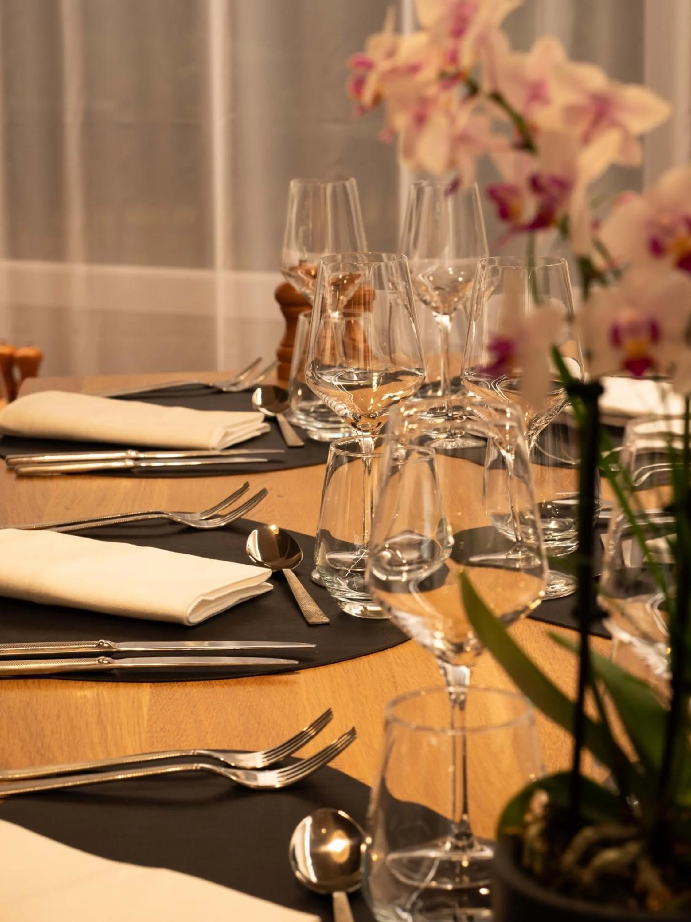 Restaurant/places to eat in Logis hôtels Le Saint Pierre