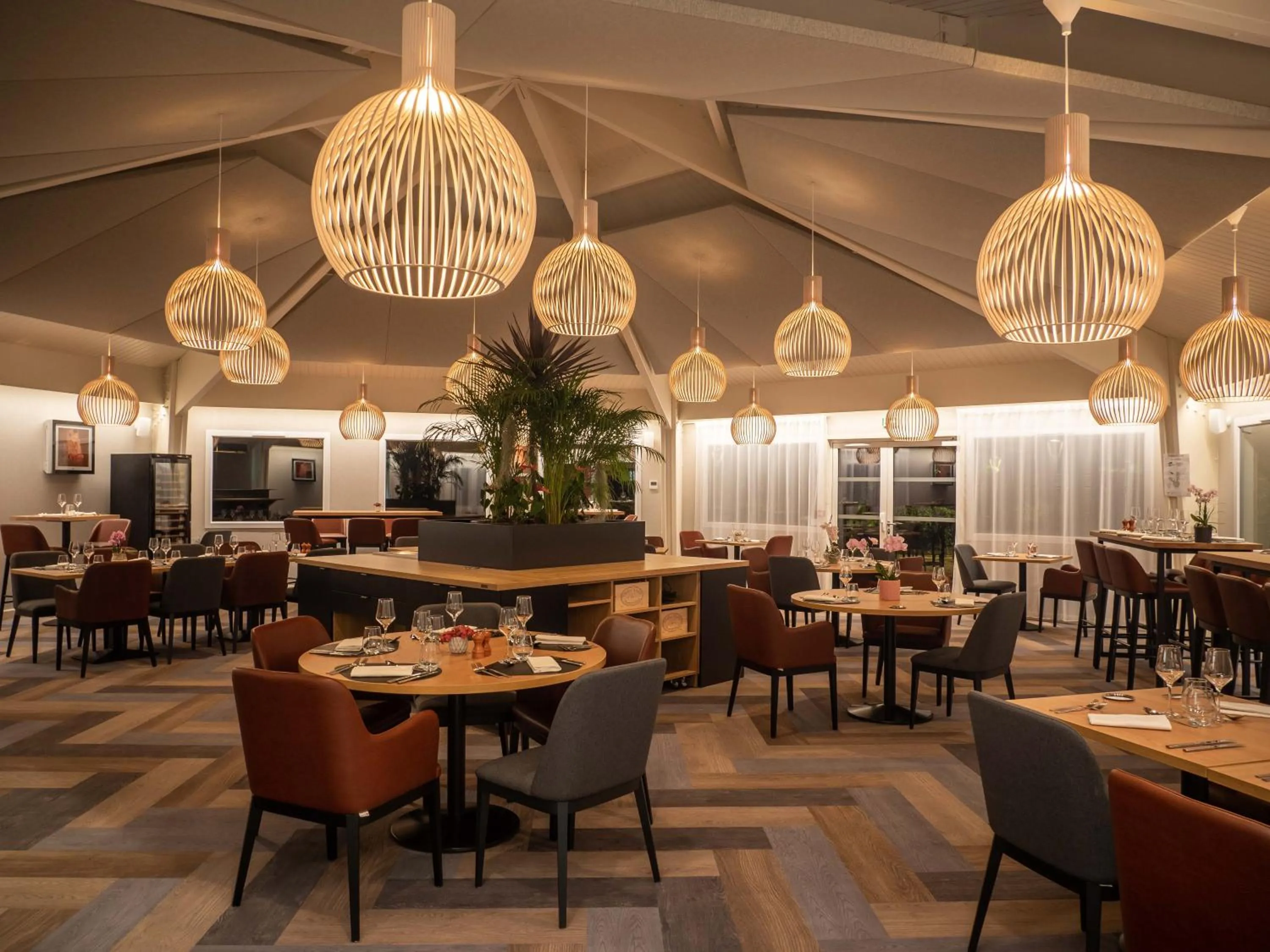 Restaurant/places to eat in Logis hôtels Le Saint Pierre