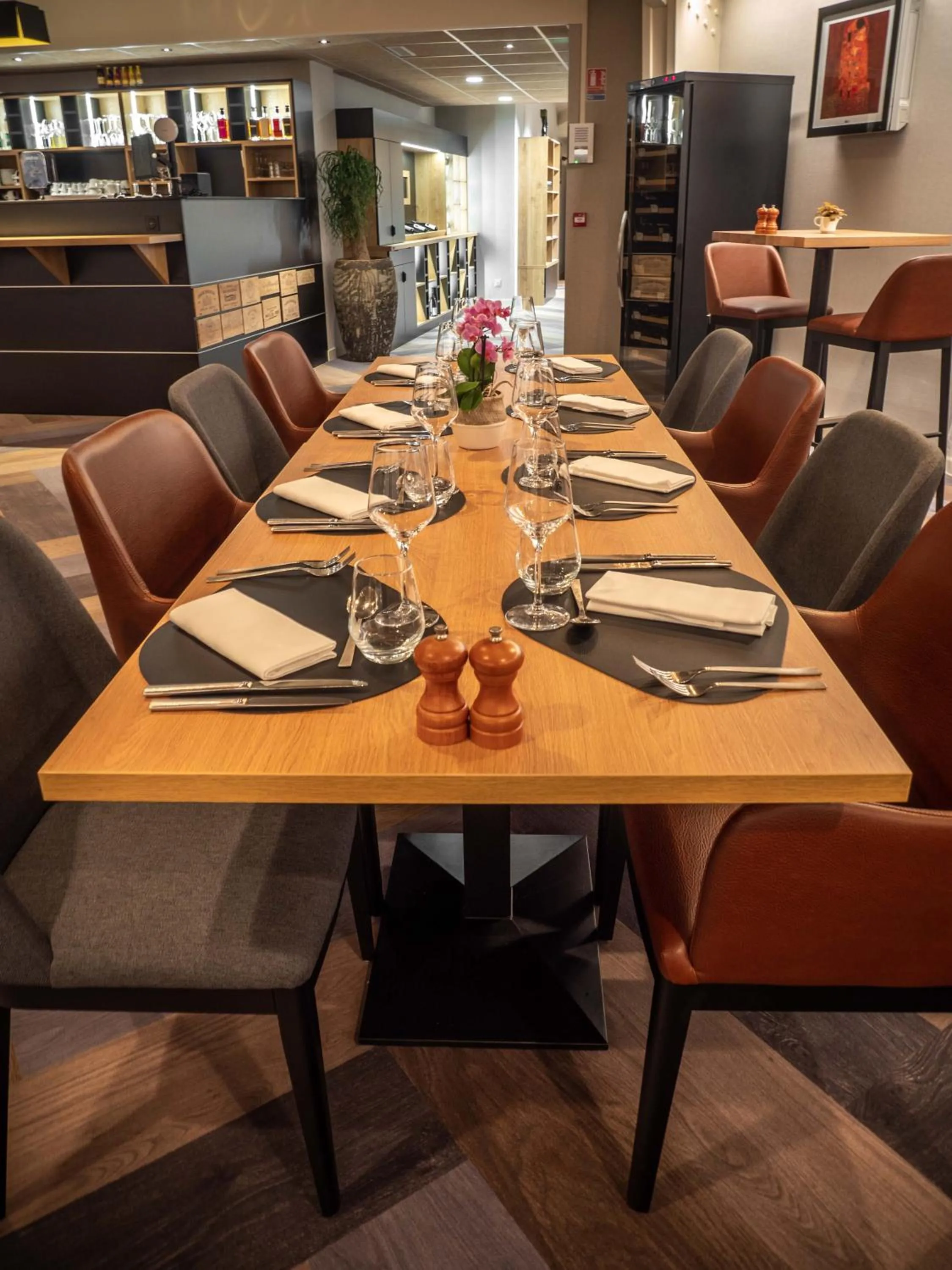 Restaurant/places to eat in Logis hôtels Le Saint Pierre