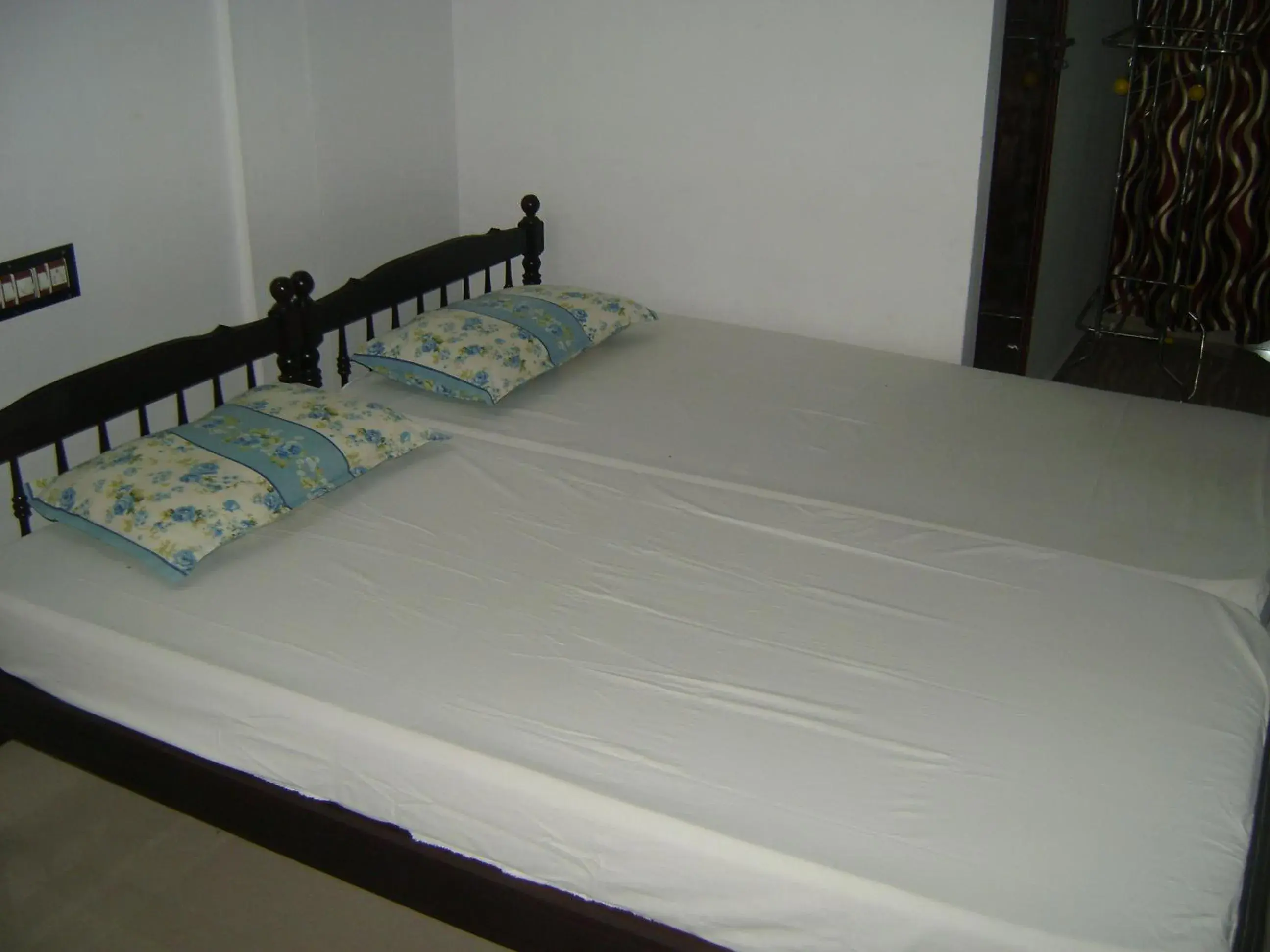 Standard Double Room with Fan in Prems Homestay Standard Double Room with Fan in Prems Homestay