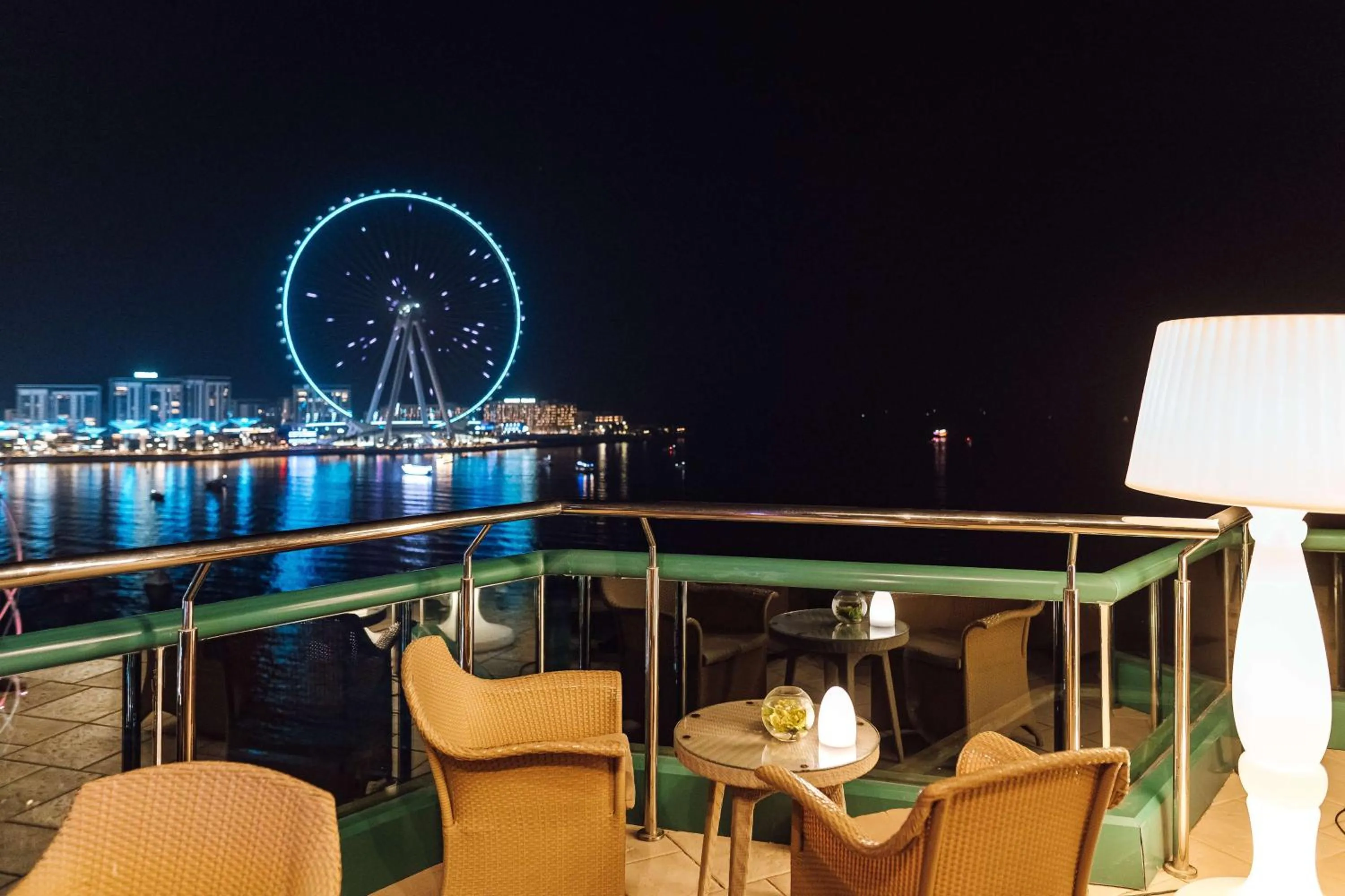 Lounge or bar in Hilton Dubai Jumeirah