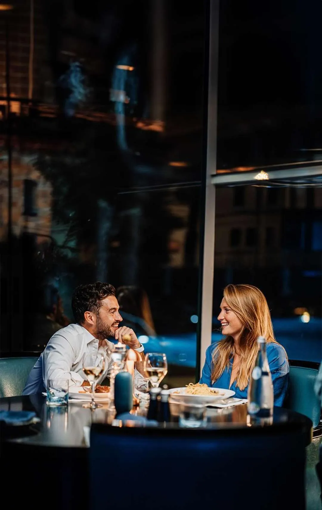Lounge or bar in Hilton Dubai Jumeirah