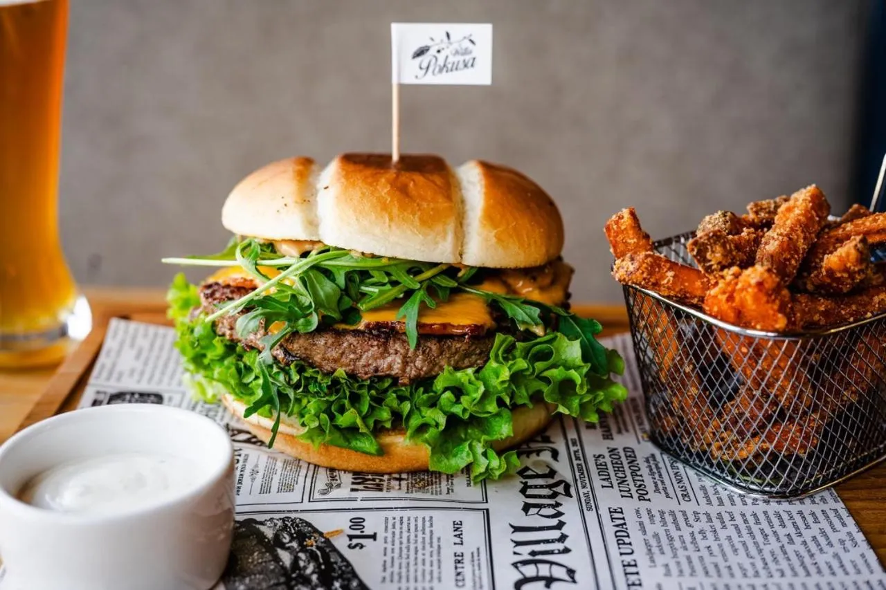 Restaurant/places to eat in Willa Pokusa