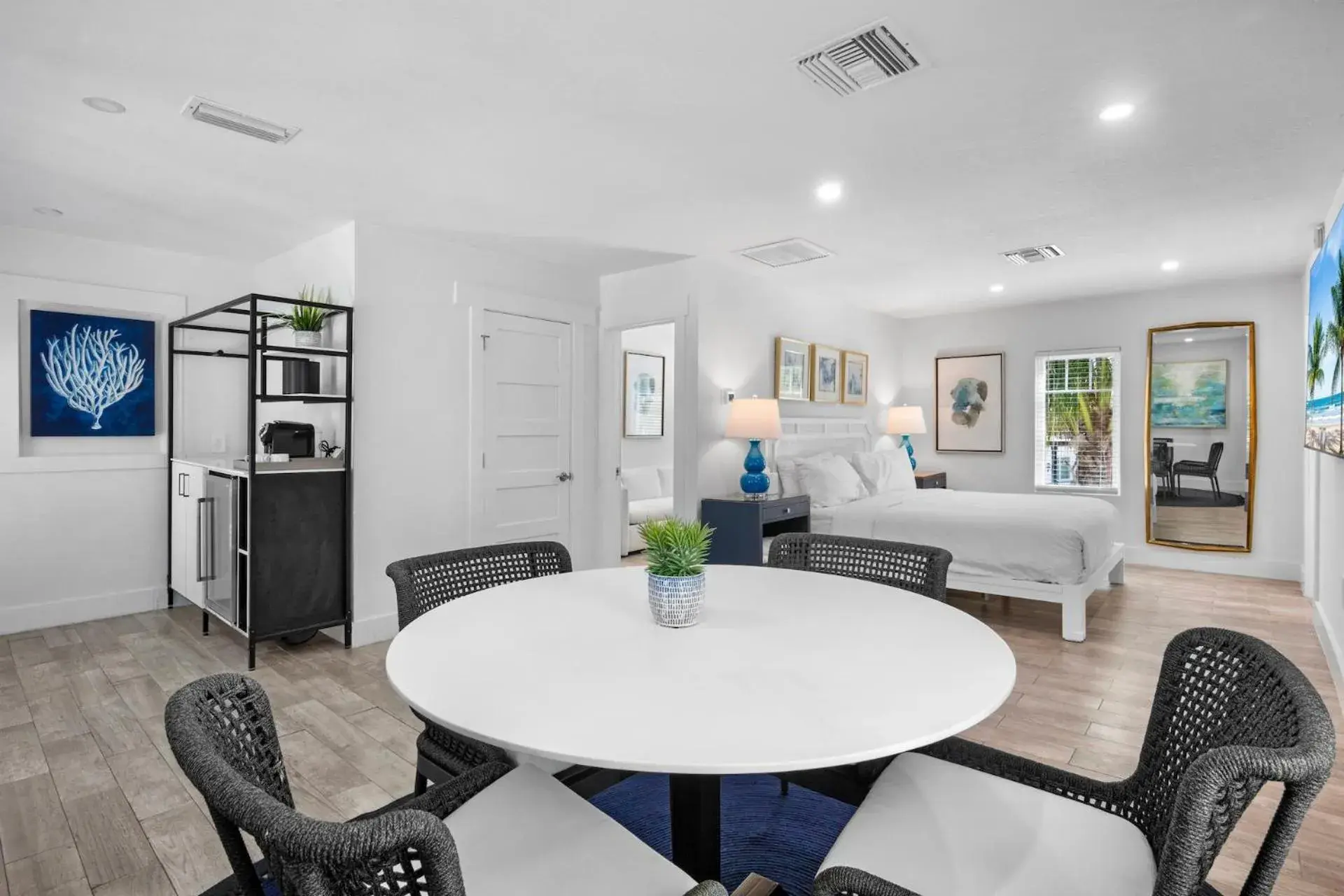 Two-Bedroom Suite in Pelican Post at Anna Maria Island Inn Two-Bedroom Suite in Pelican Post at Anna Maria Island Inn