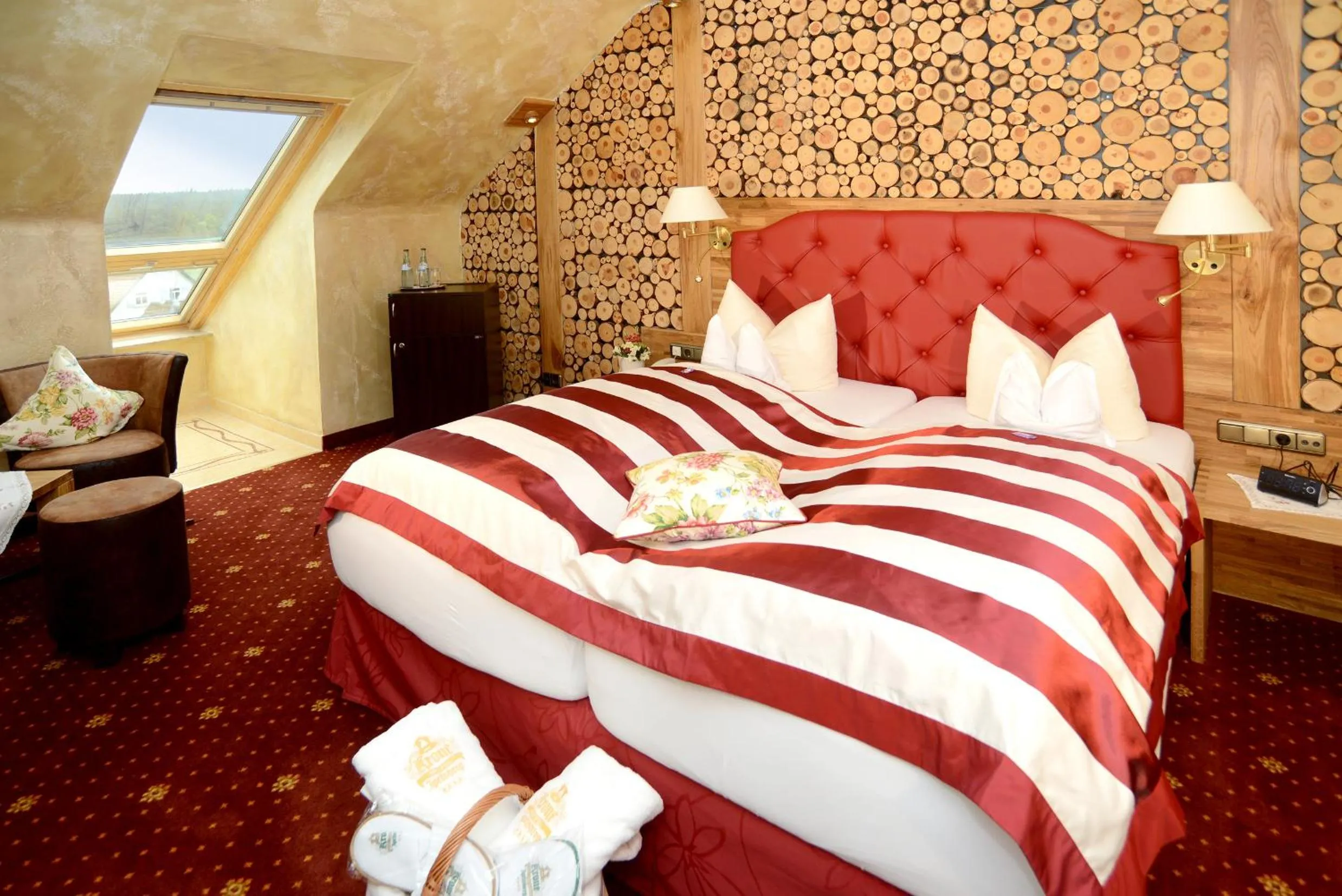 Photo of the whole room, Bed in Hotel Krone Igelsberg