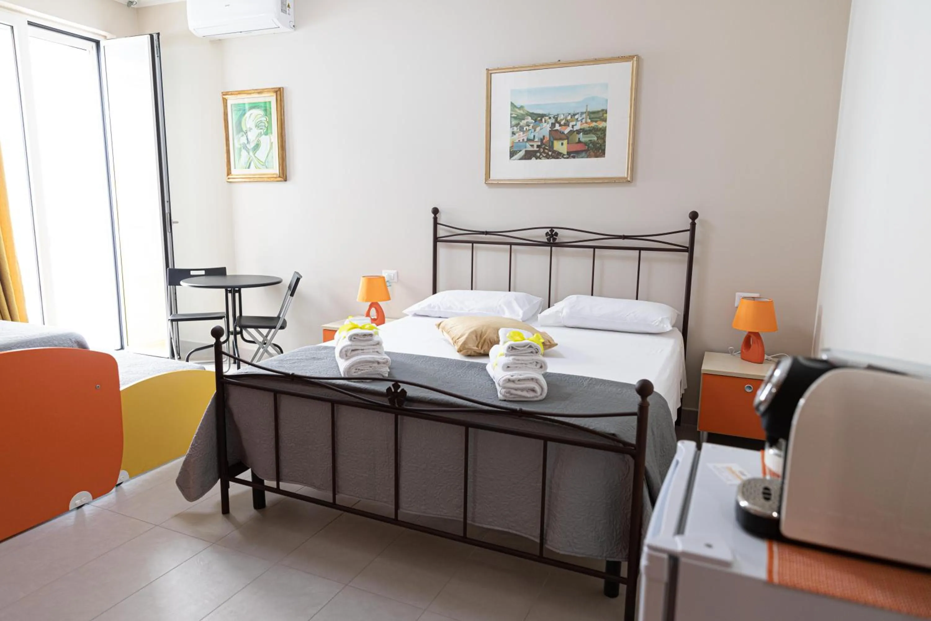 Bed in 16TH FAD ROOMS