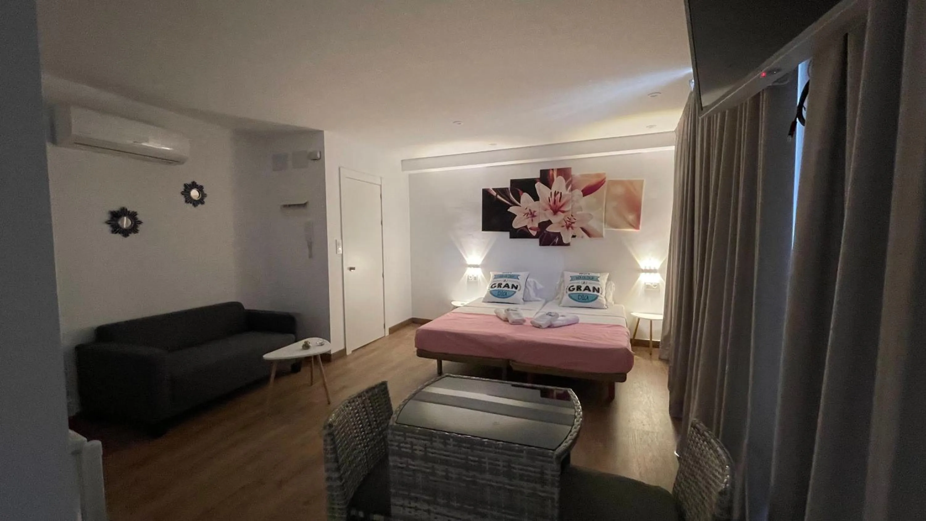 Bedroom, Bed in Apartamentos Boni