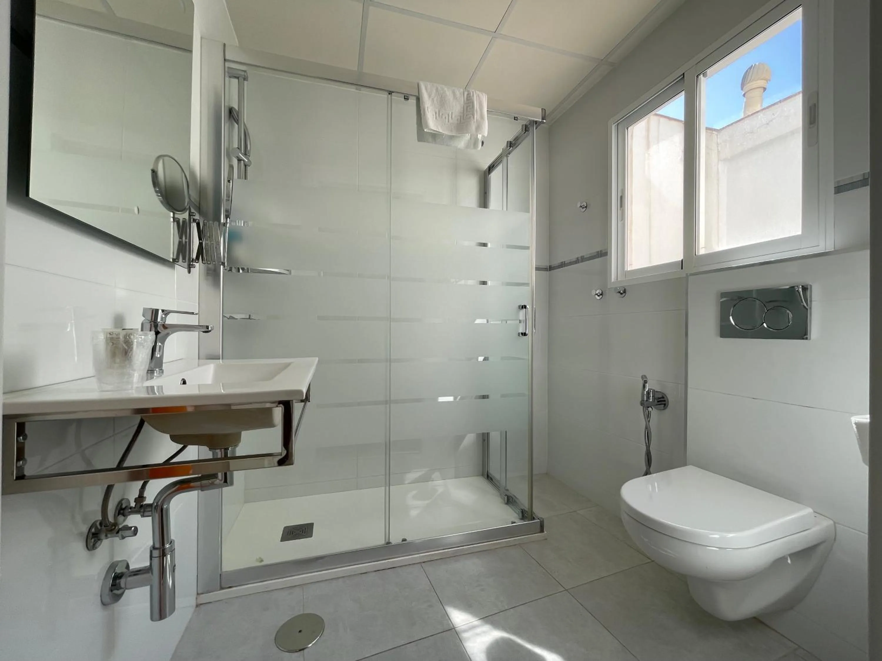 Shower in Apartamentos Boni