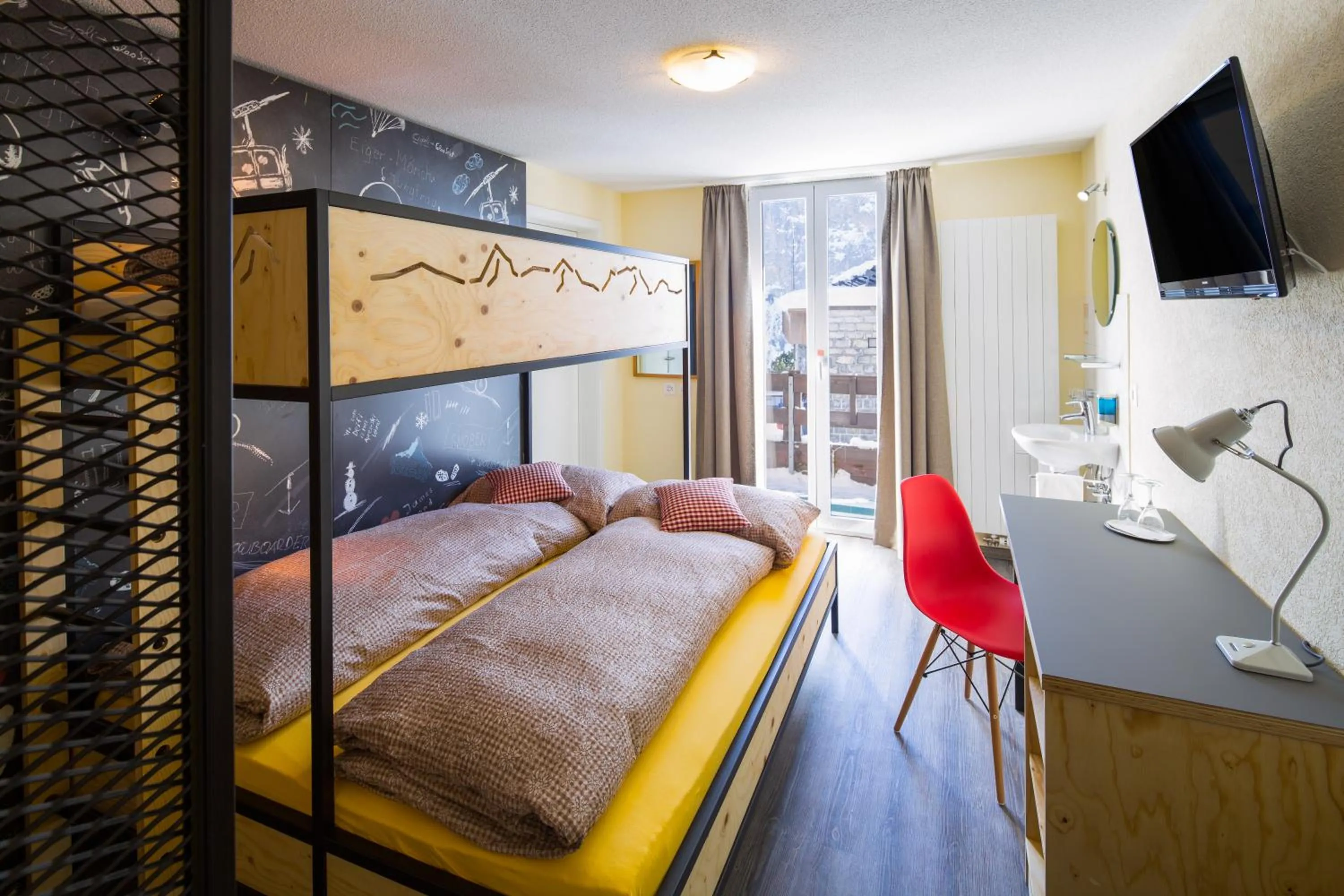 Twin Room with Shared Bathroom - single occupancy in Eiger Guesthouse