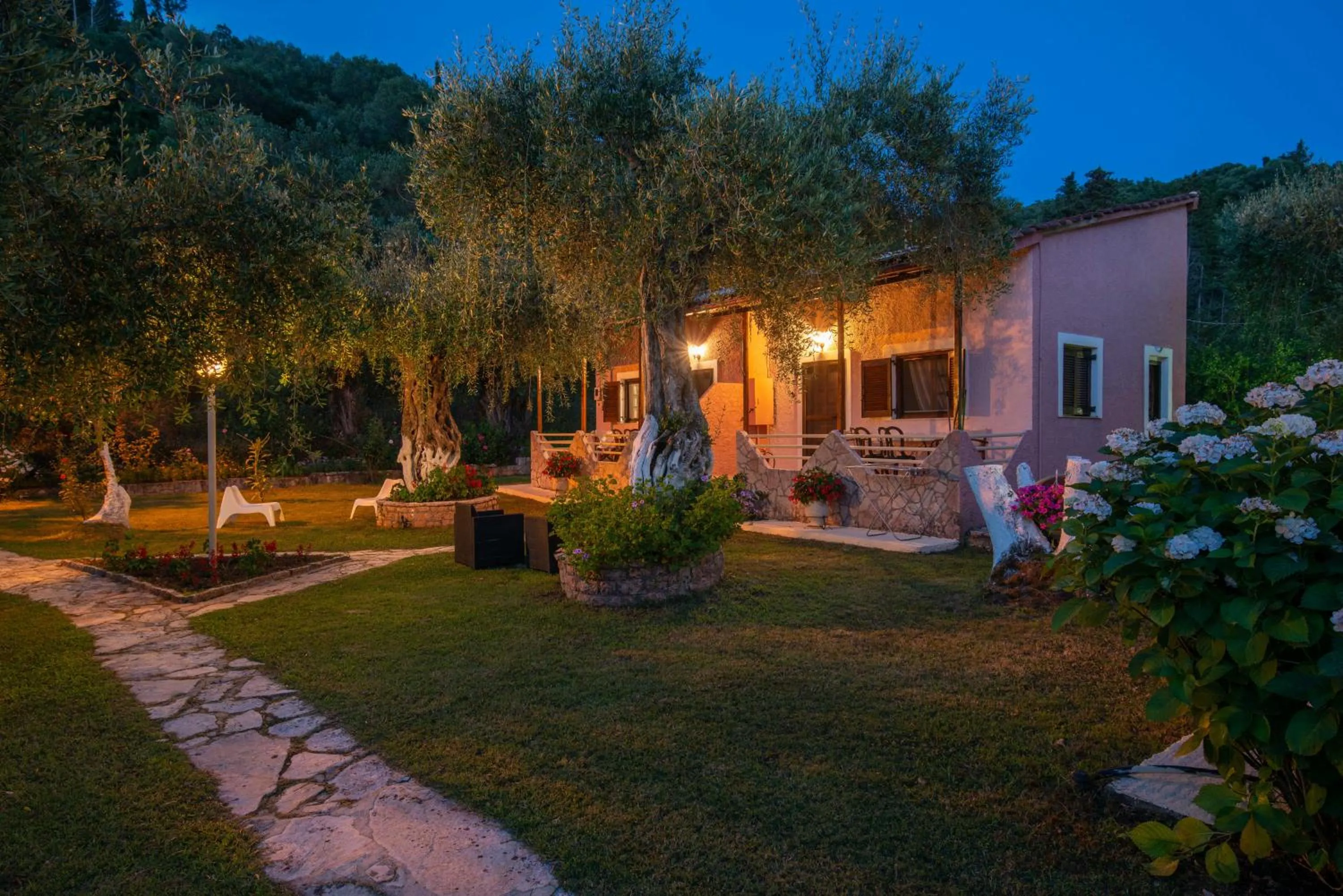 Property building in Anneta Studios