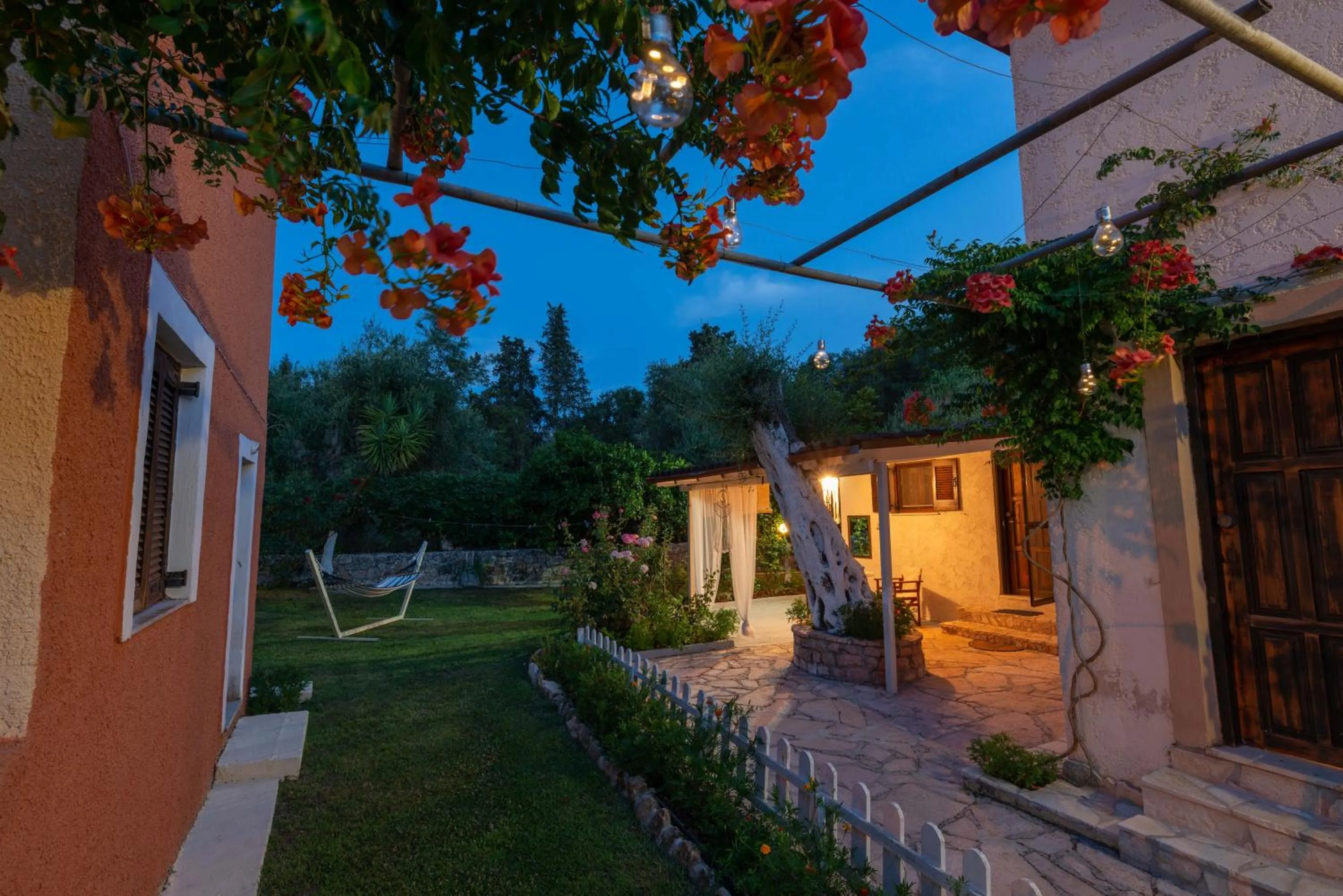 Property building in Anneta Studios