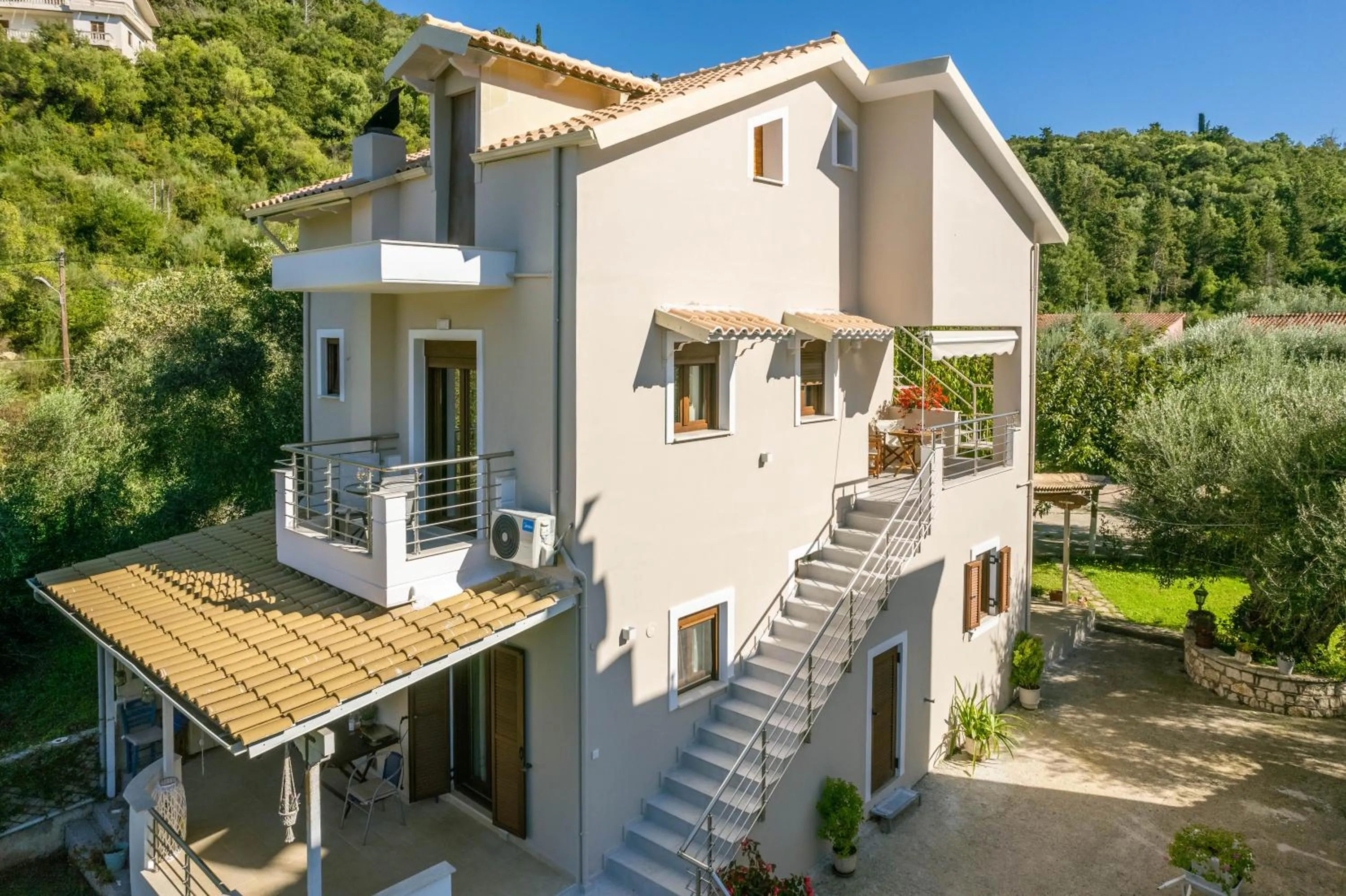 Property building in Anneta Studios