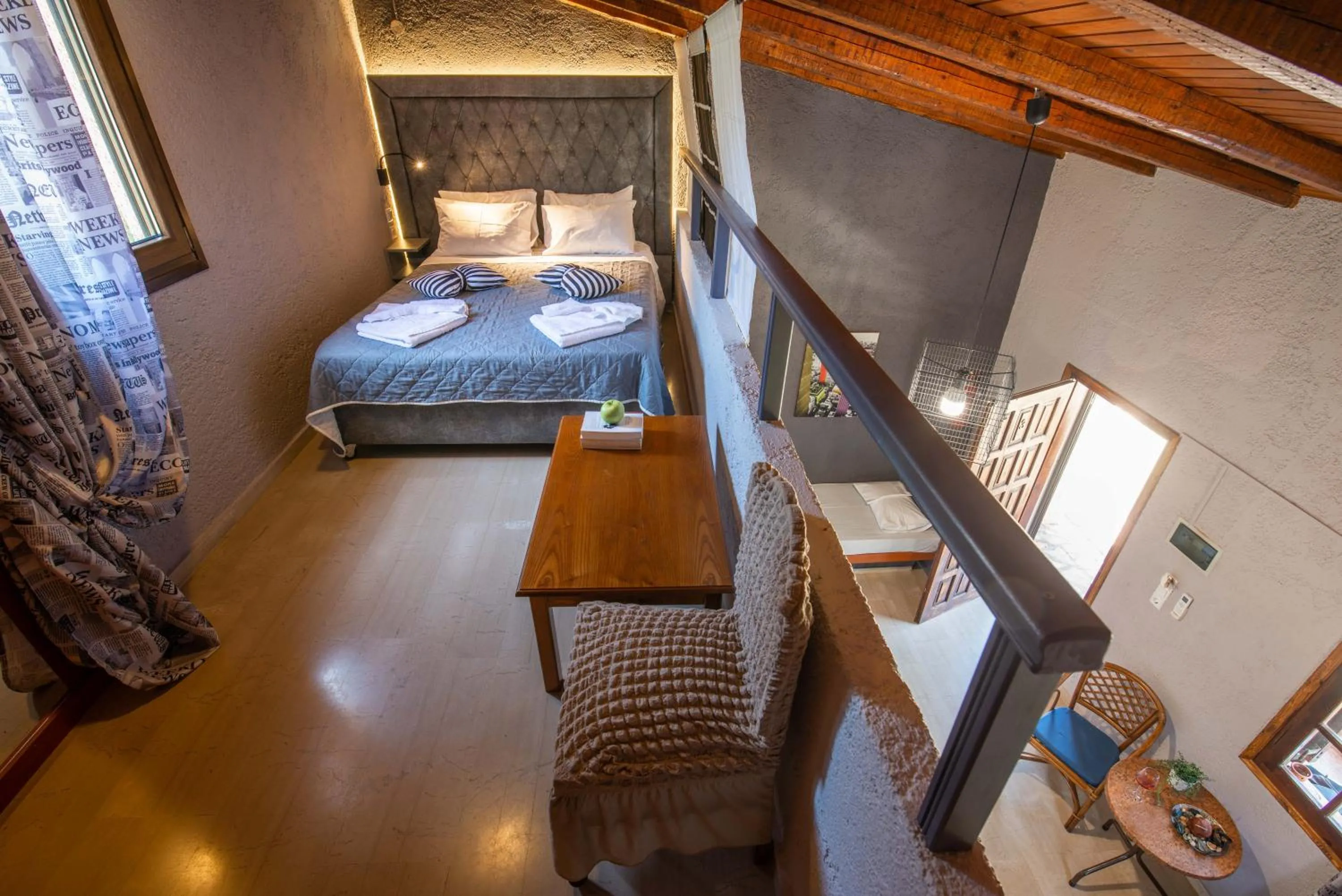 Bird's eye view, Bed in Anneta Studios