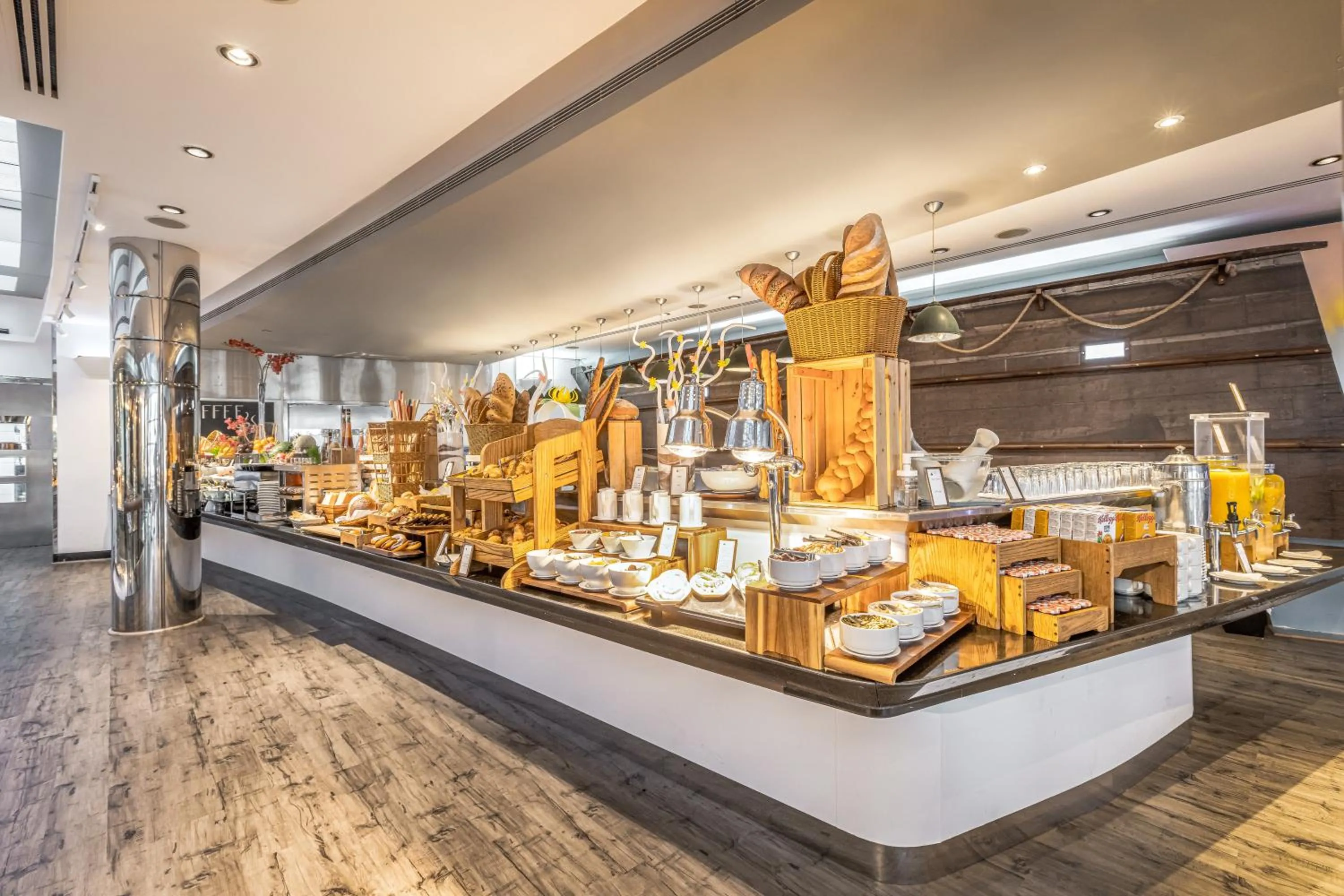 Restaurant/places to eat in Golden Sands Boutique Hotel-Dubai Creek