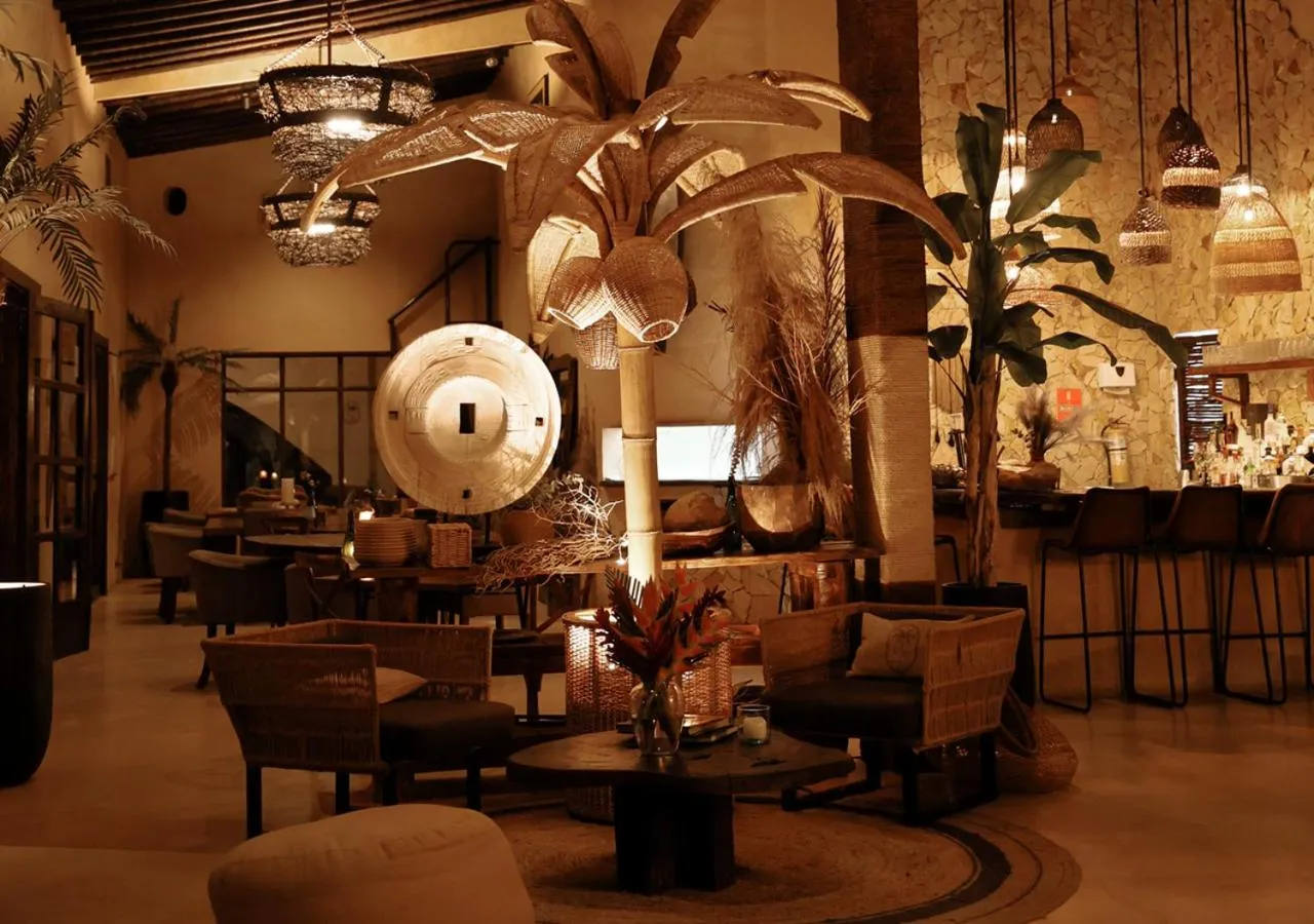 Restaurant/places to eat in Hotel Casa Candela