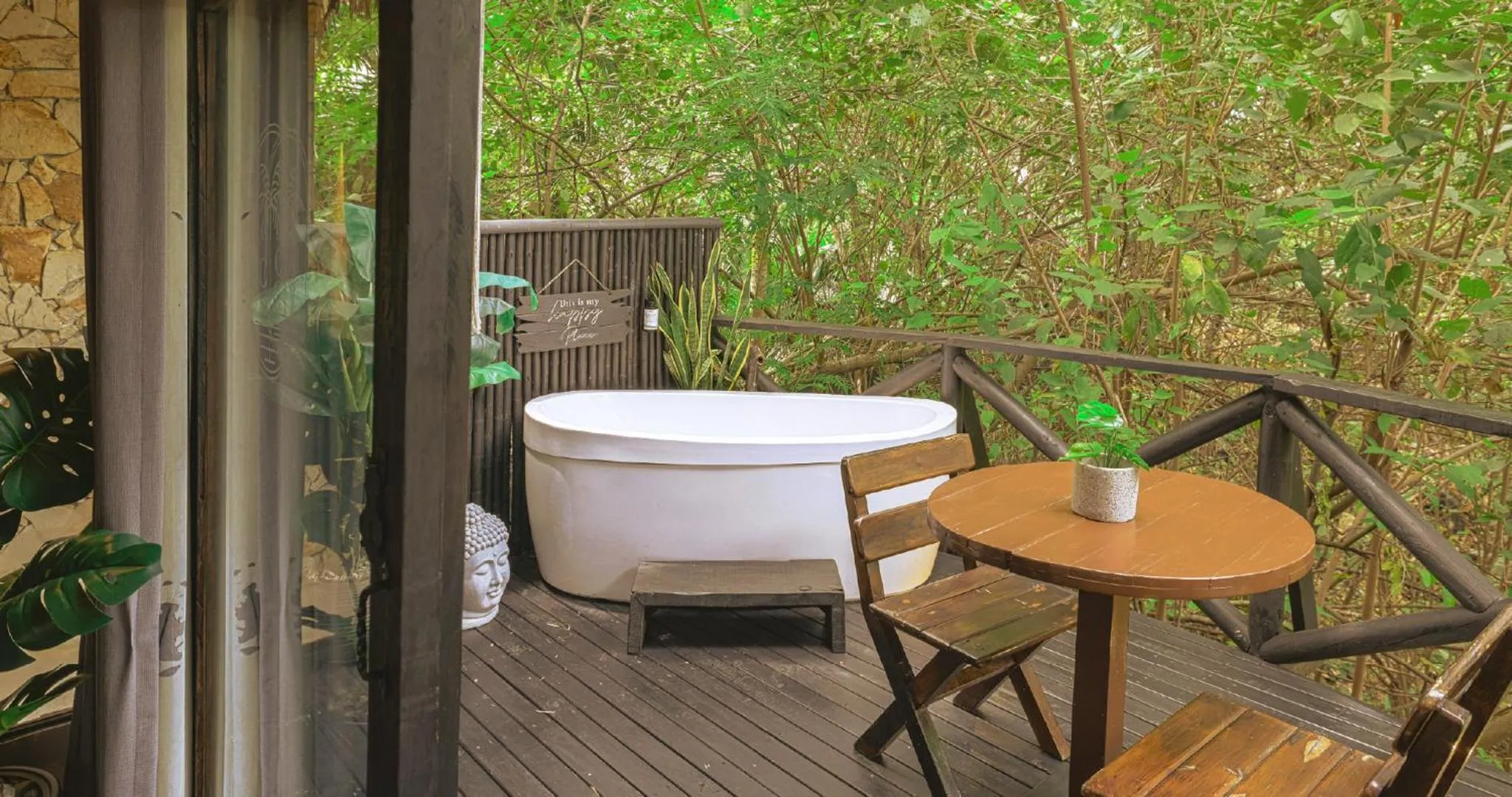 Garden in Hotel Casa Candela