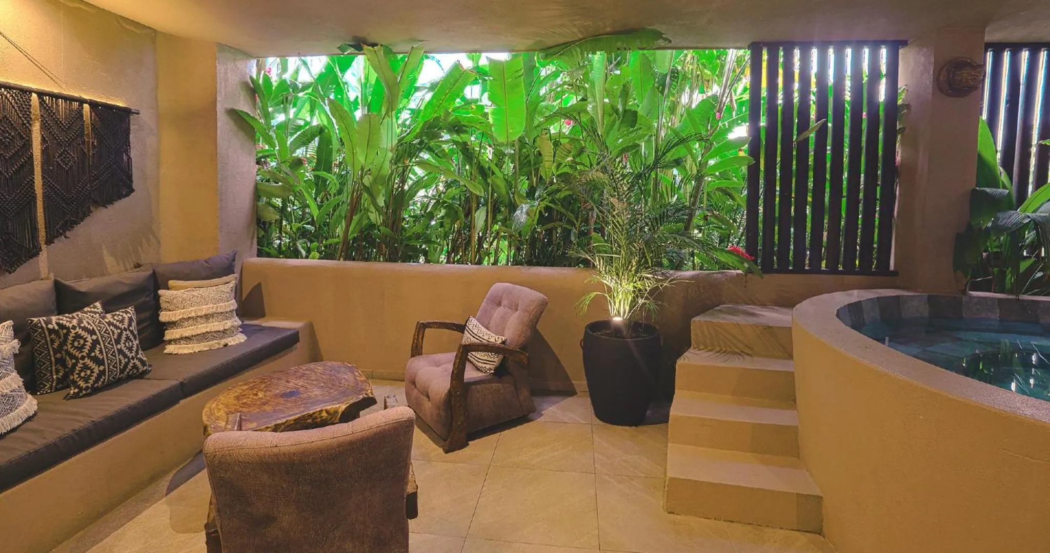 Garden view in Hotel Casa Candela