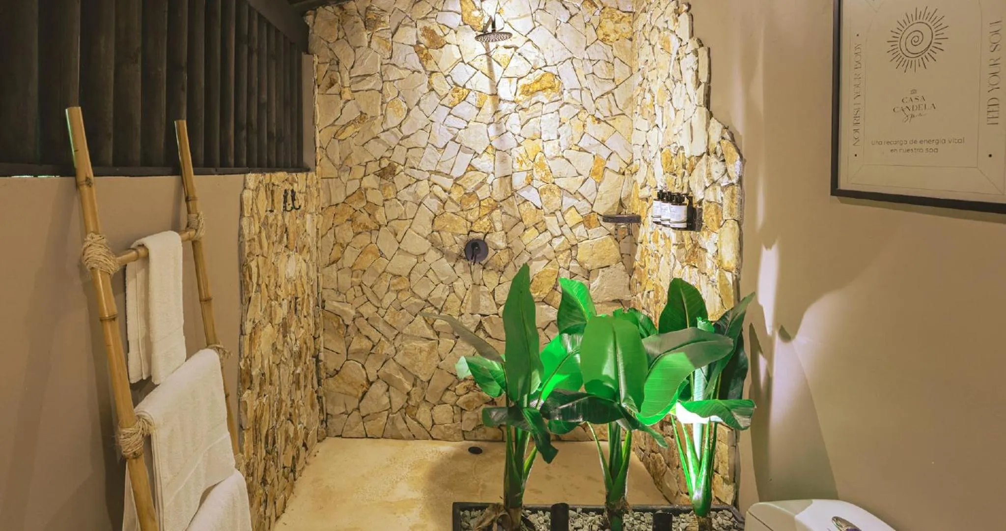 Bathroom in Hotel Casa Candela