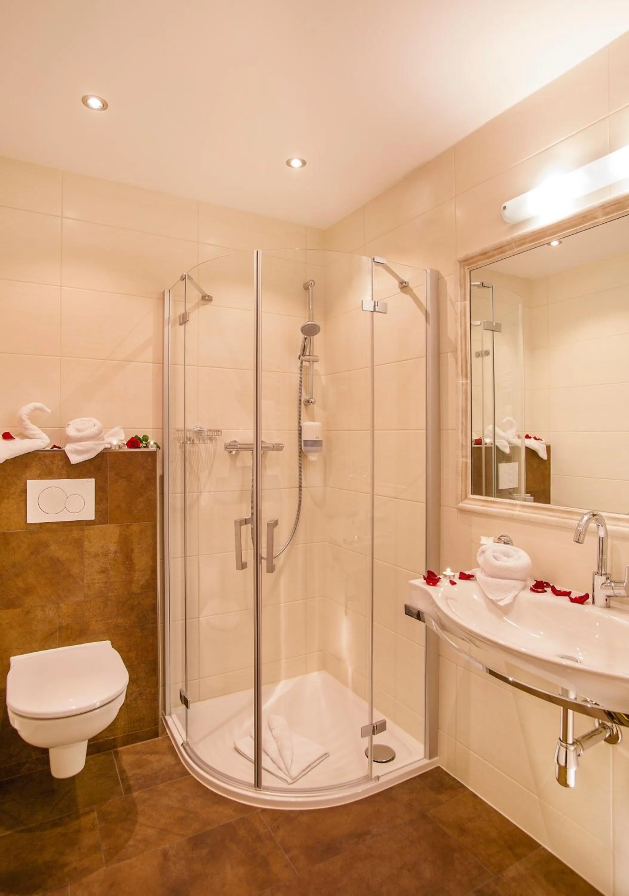 Bathroom in Alpenherz Hotel Garni