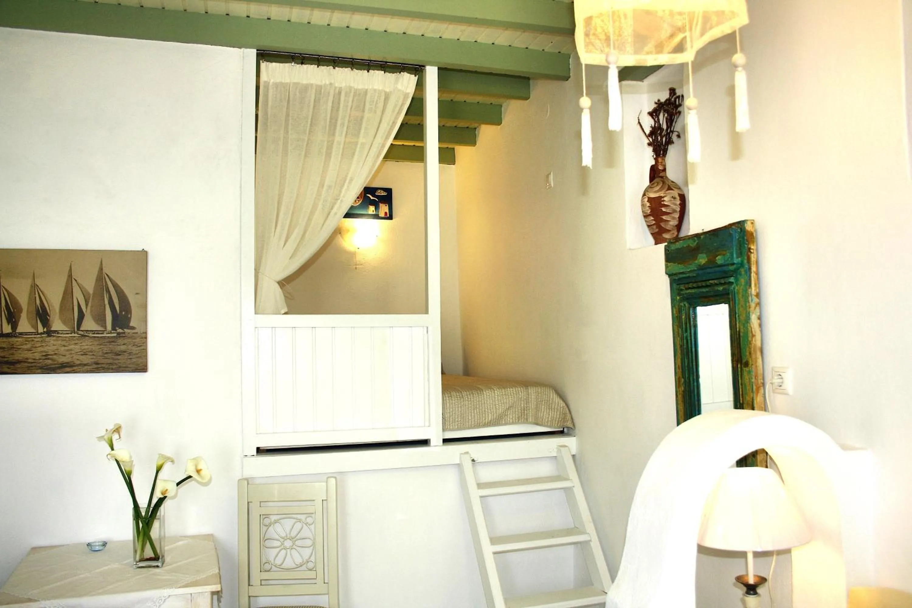 Photo of the whole room in Mariakis Studios