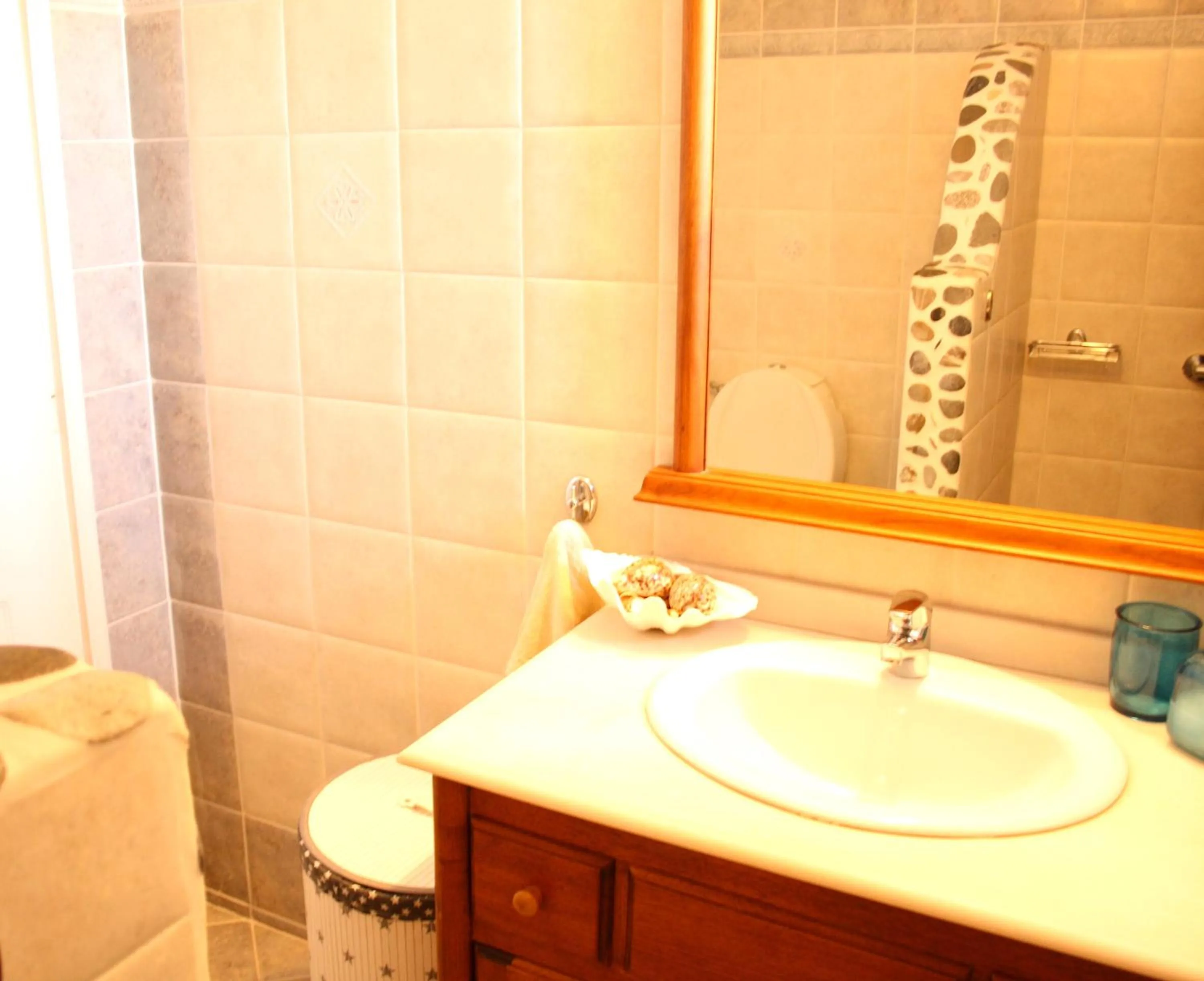 Bathroom in Mariakis Studios