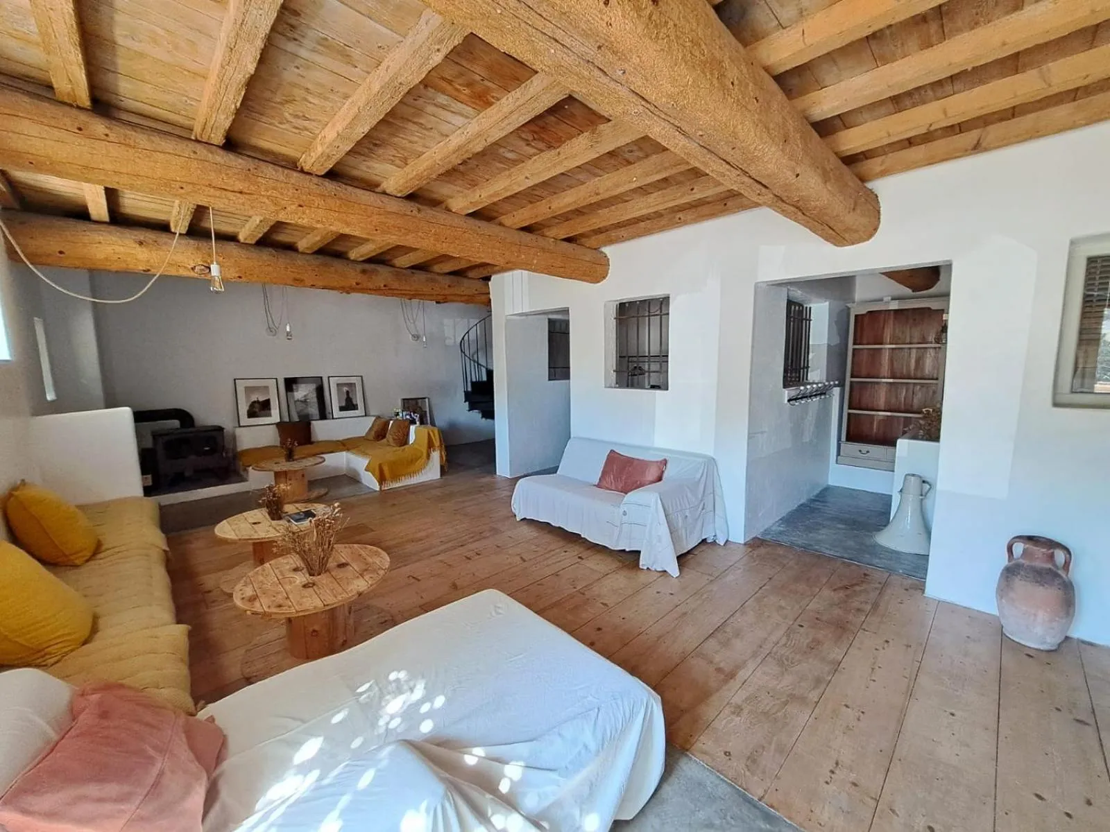 Kitchen or kitchenette, Bed in Maison Tara verte au Mas Montredon