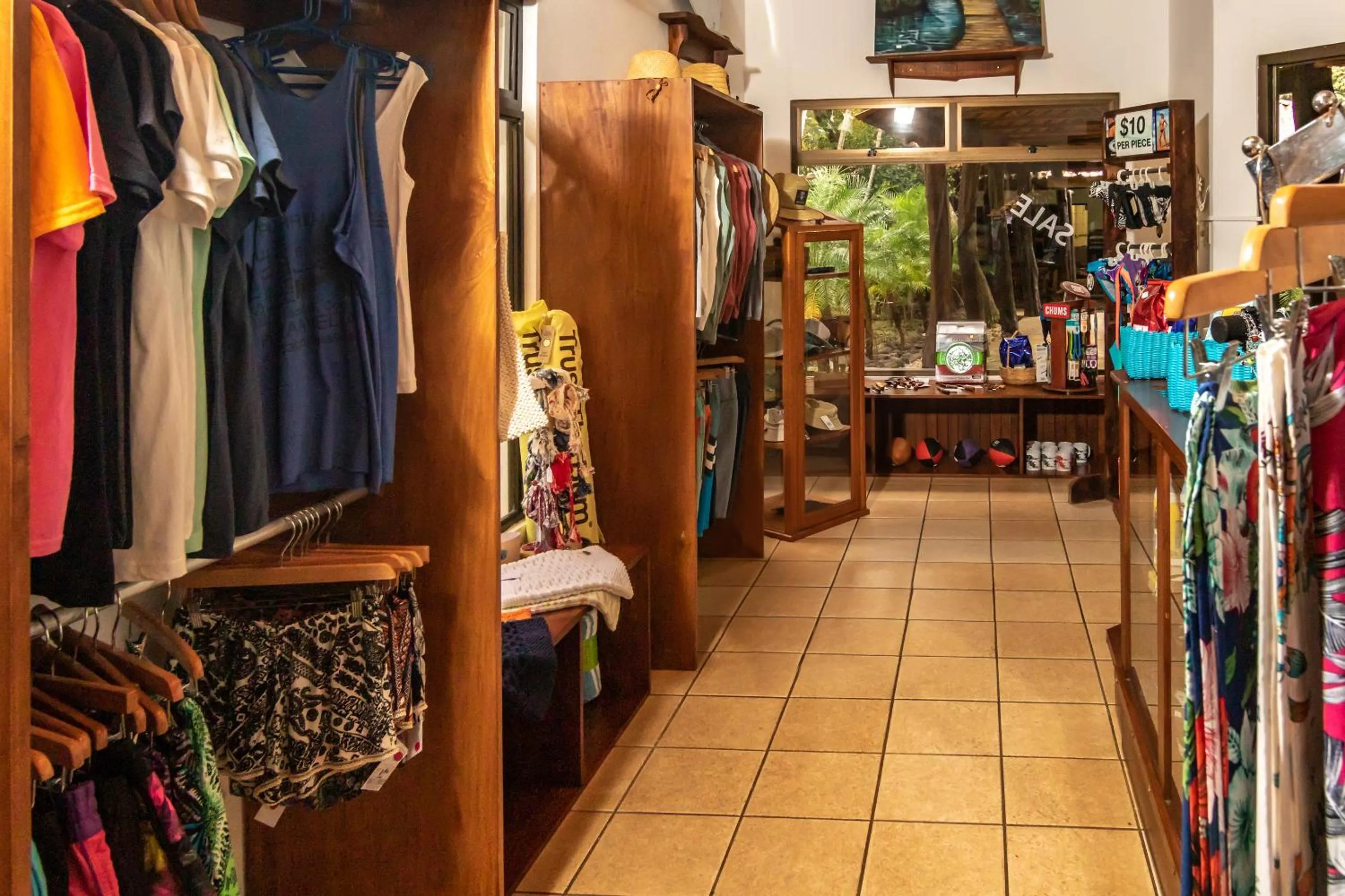 On-site shops in Cabinas Las Olas