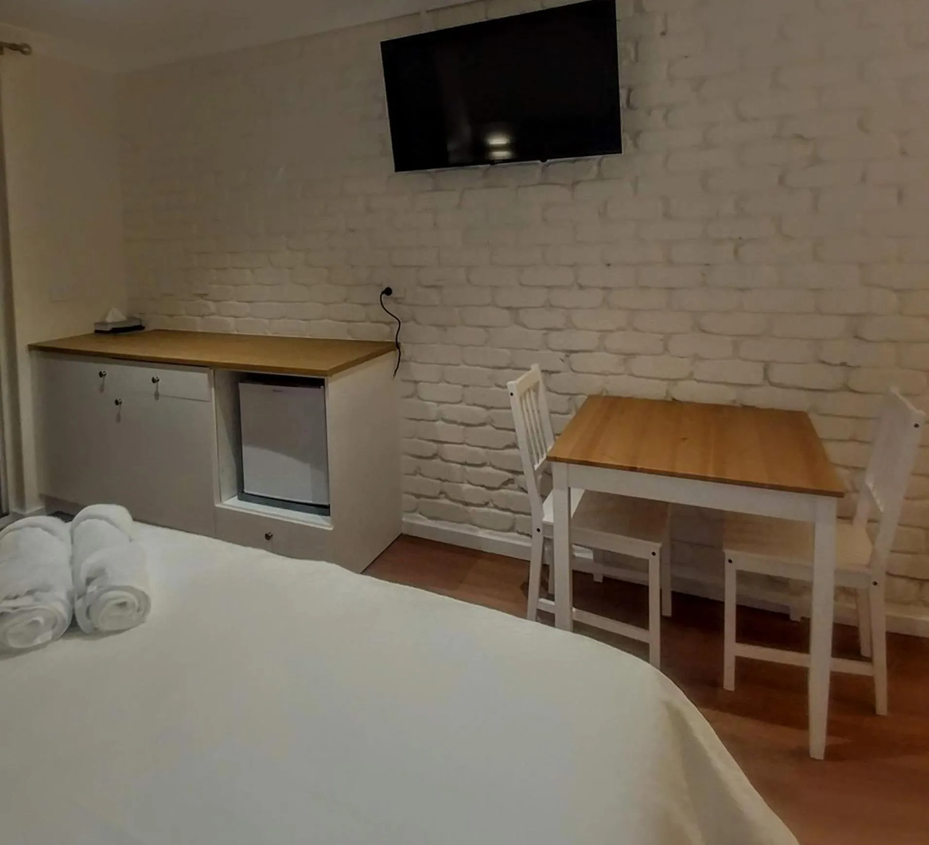 TV and multimedia in Bay House Motel