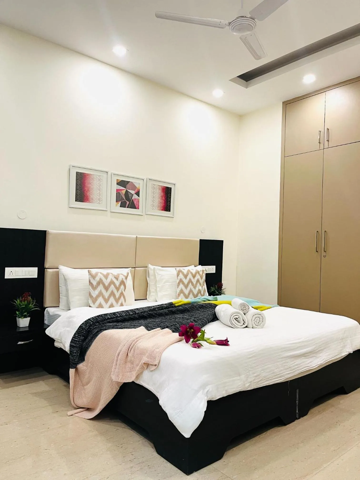 One-Bedroom Apartment in BluO 1BHK - DLF CyberCity, Balcony, Lift, Parking