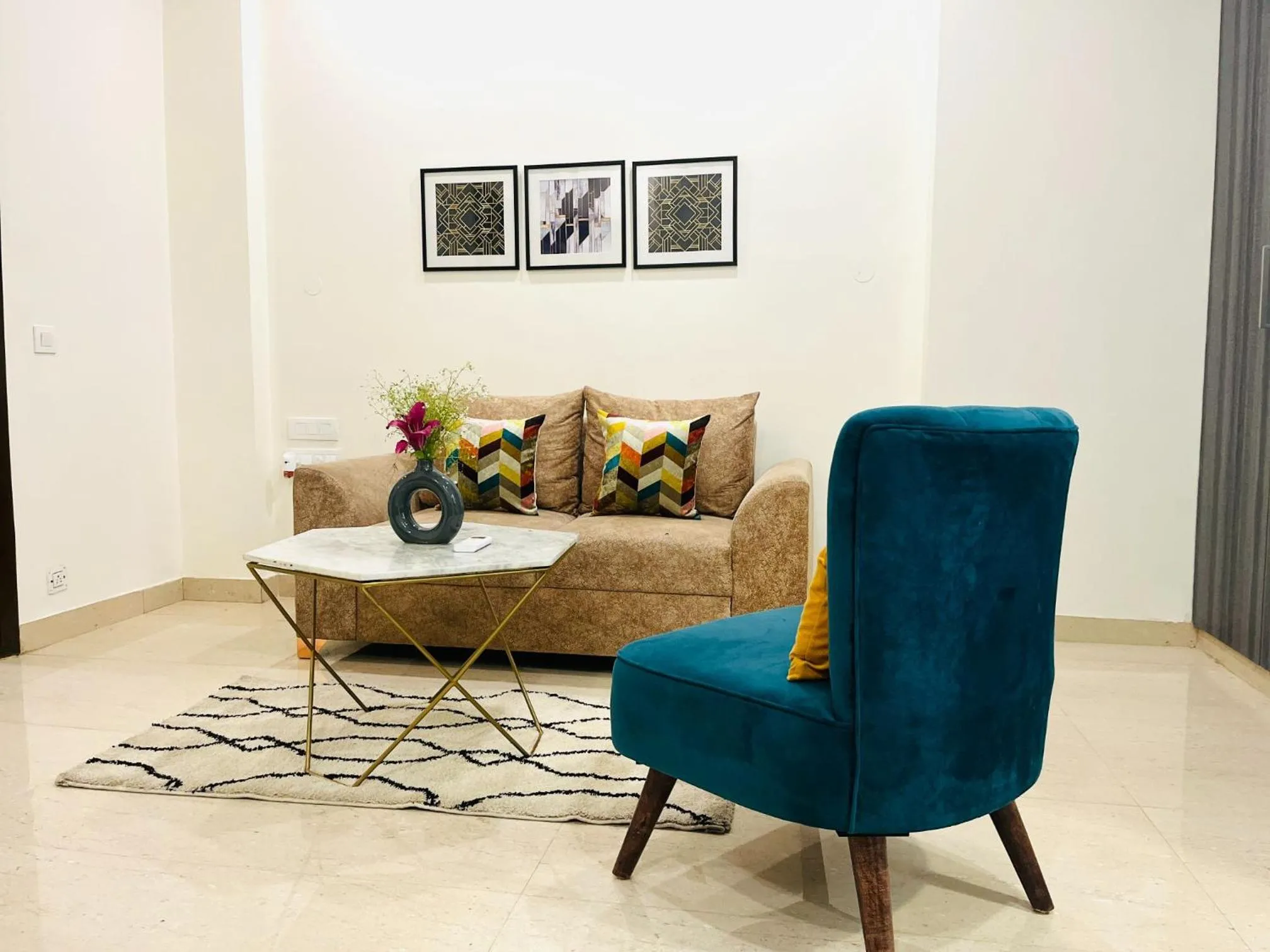 BluO 1BHK - DLF CyberCity, Balcony, Lift, Parking